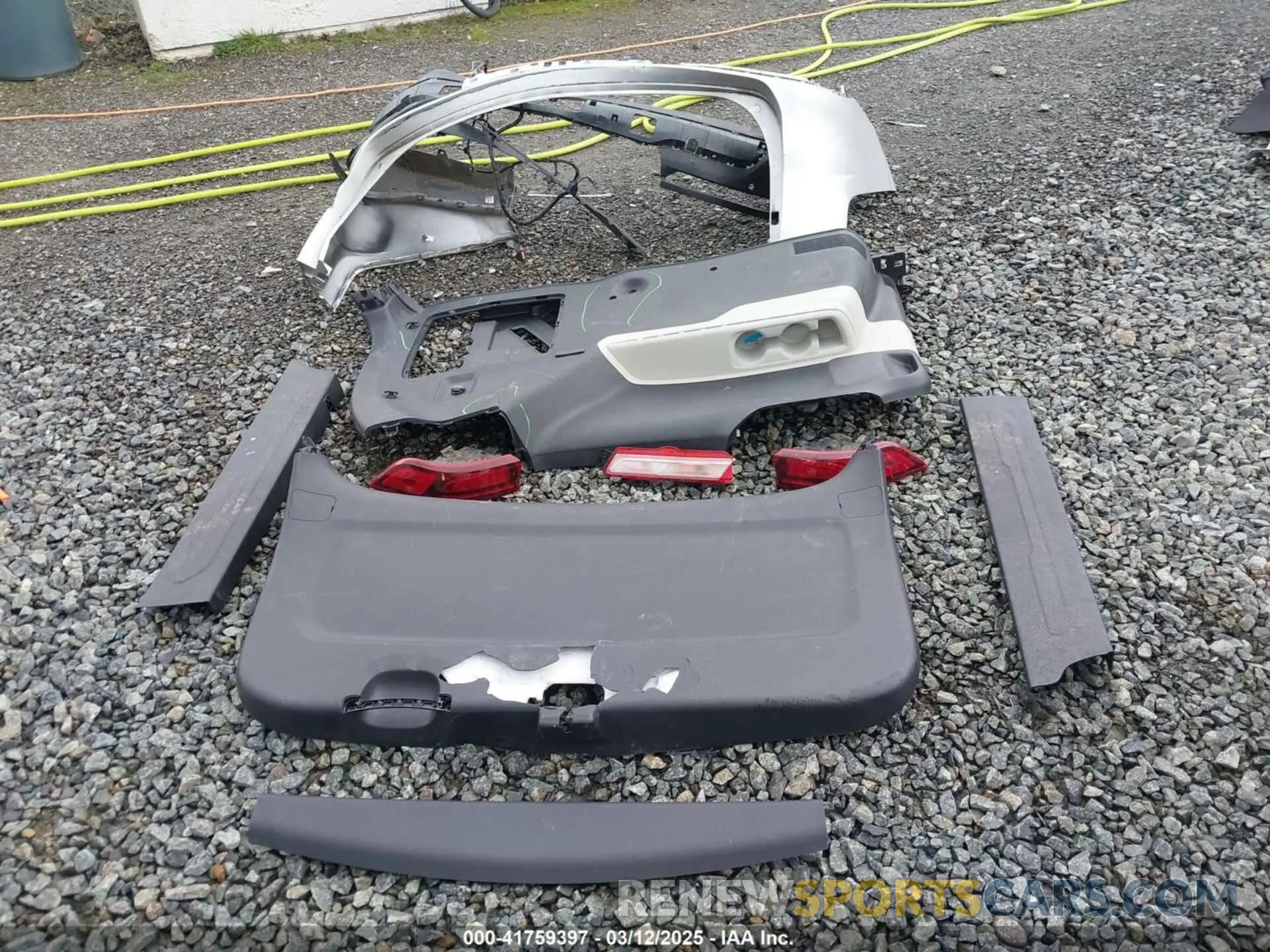 12 Photograph of a damaged car KNDNB4H36N6131654 KIA CARNIVAL MPV 2022