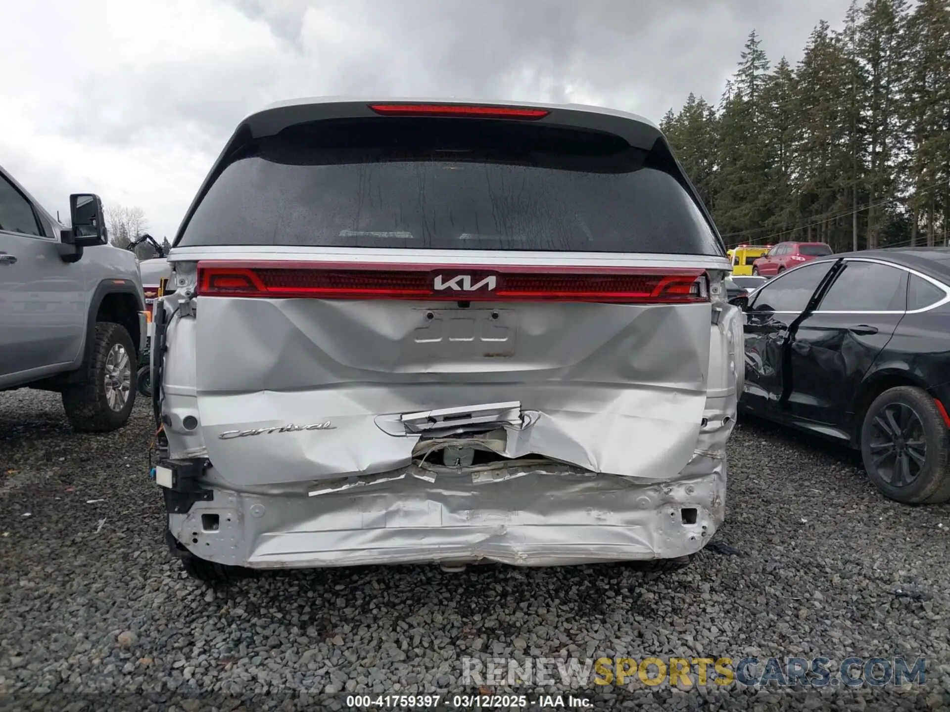 17 Photograph of a damaged car KNDNB4H36N6131654 KIA CARNIVAL MPV 2022