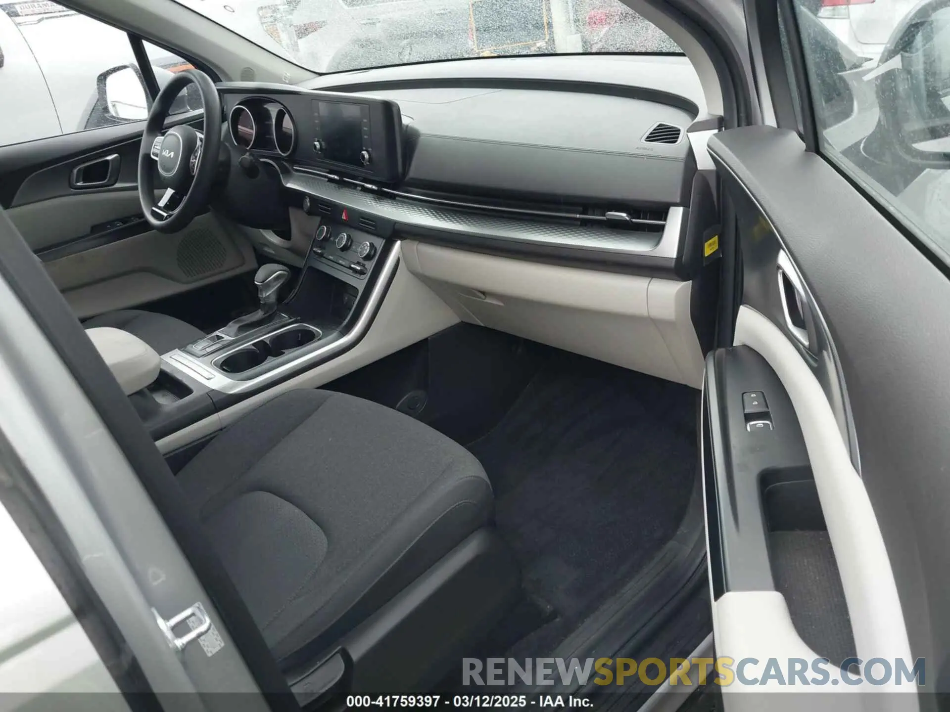 5 Photograph of a damaged car KNDNB4H36N6131654 KIA CARNIVAL MPV 2022