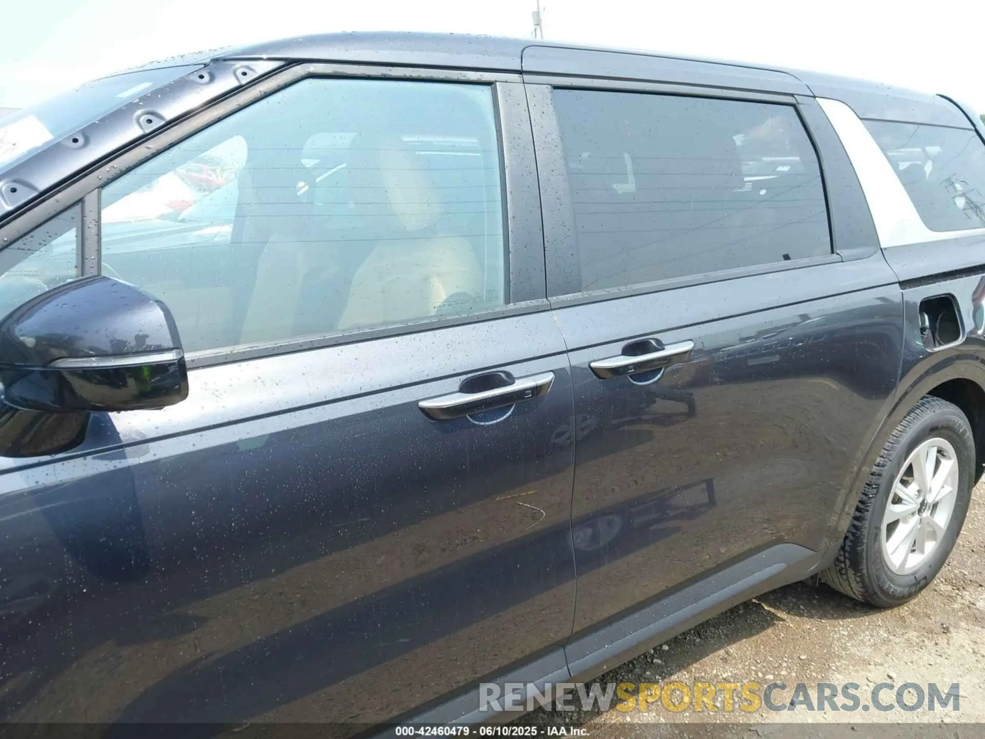 15 Photograph of a damaged car KNDNB4H36N6155694 KIA CARNIVAL MPV 2022