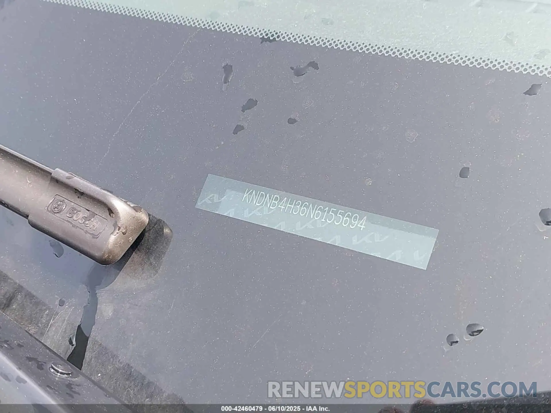 9 Photograph of a damaged car KNDNB4H36N6155694 KIA CARNIVAL MPV 2022