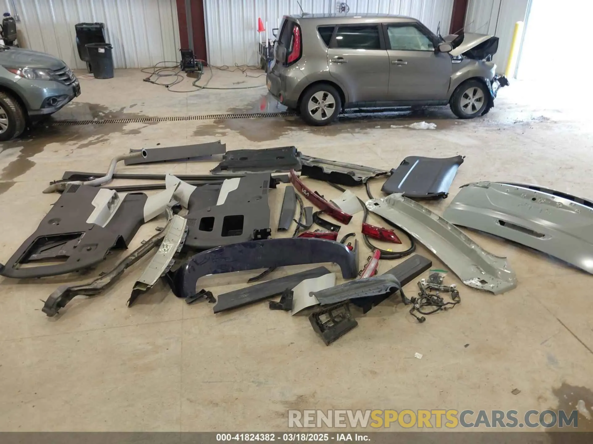 12 Photograph of a damaged car KNDNB4H36N6169885 KIA CARNIVAL MPV 2022