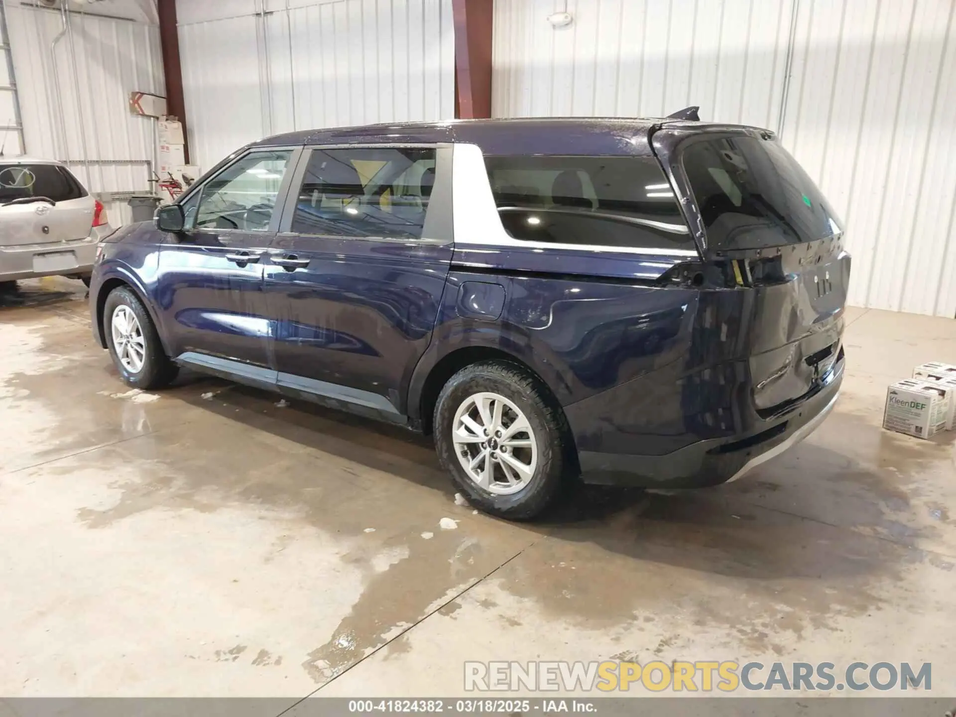 3 Photograph of a damaged car KNDNB4H36N6169885 KIA CARNIVAL MPV 2022