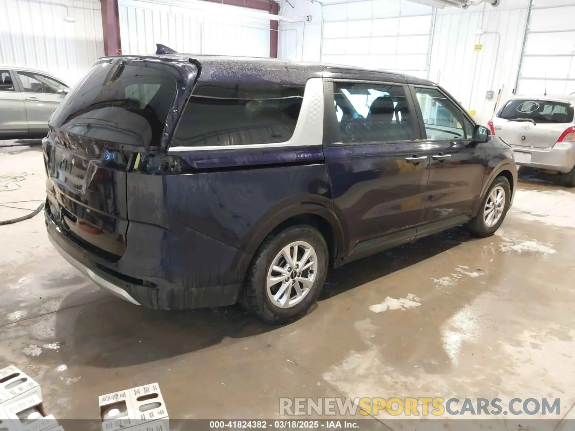 4 Photograph of a damaged car KNDNB4H36N6169885 KIA CARNIVAL MPV 2022