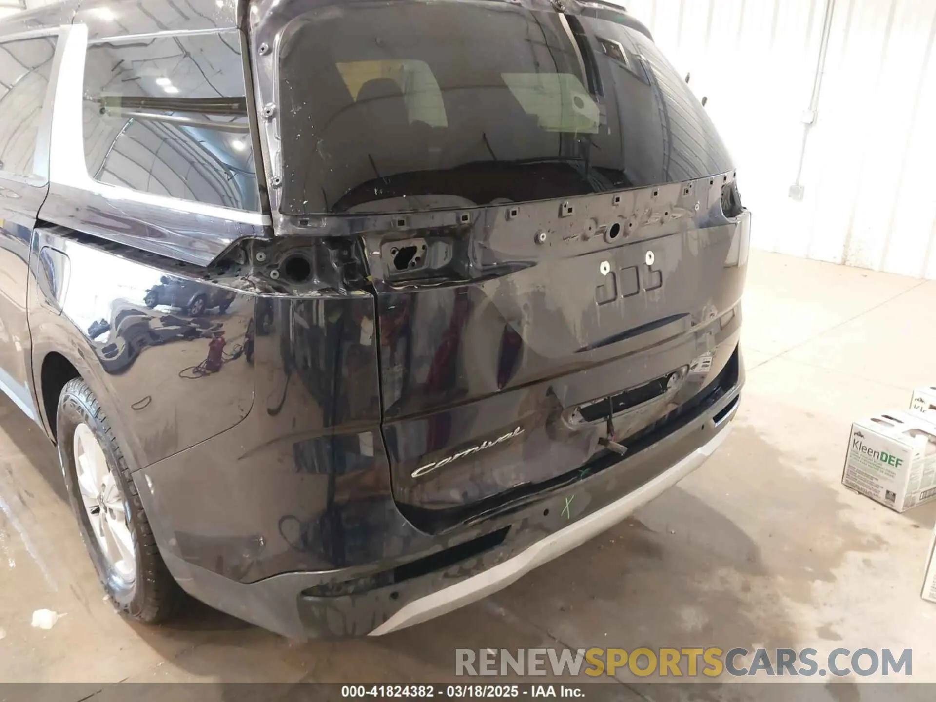 6 Photograph of a damaged car KNDNB4H36N6169885 KIA CARNIVAL MPV 2022