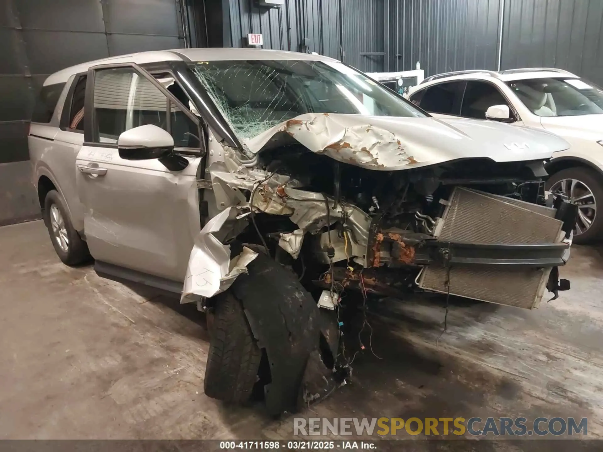1 Photograph of a damaged car KNDNB4H37N6134031 KIA CARNIVAL MPV 2022