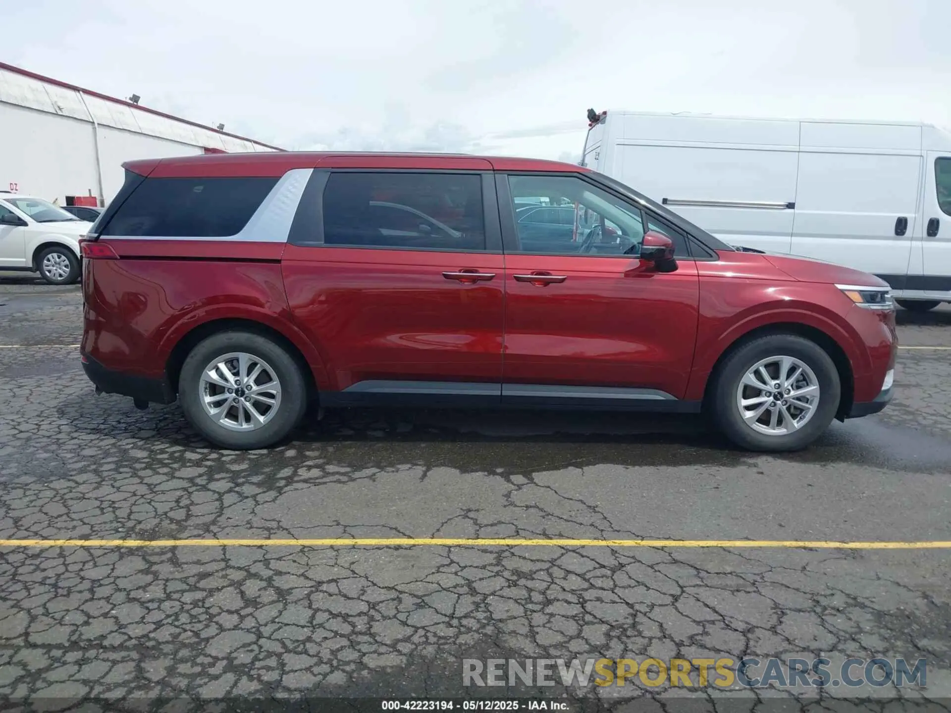 13 Photograph of a damaged car KNDNB4H38N6064698 KIA CARNIVAL MPV 2022