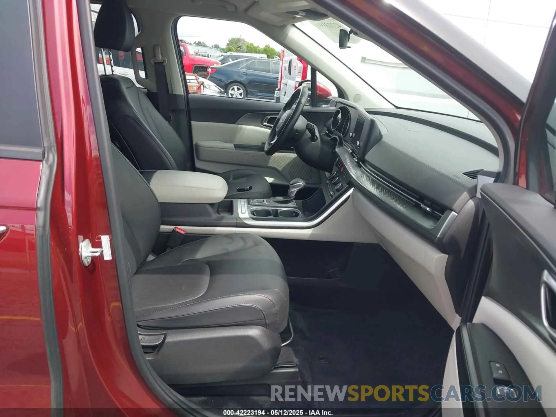5 Photograph of a damaged car KNDNB4H38N6064698 KIA CARNIVAL MPV 2022