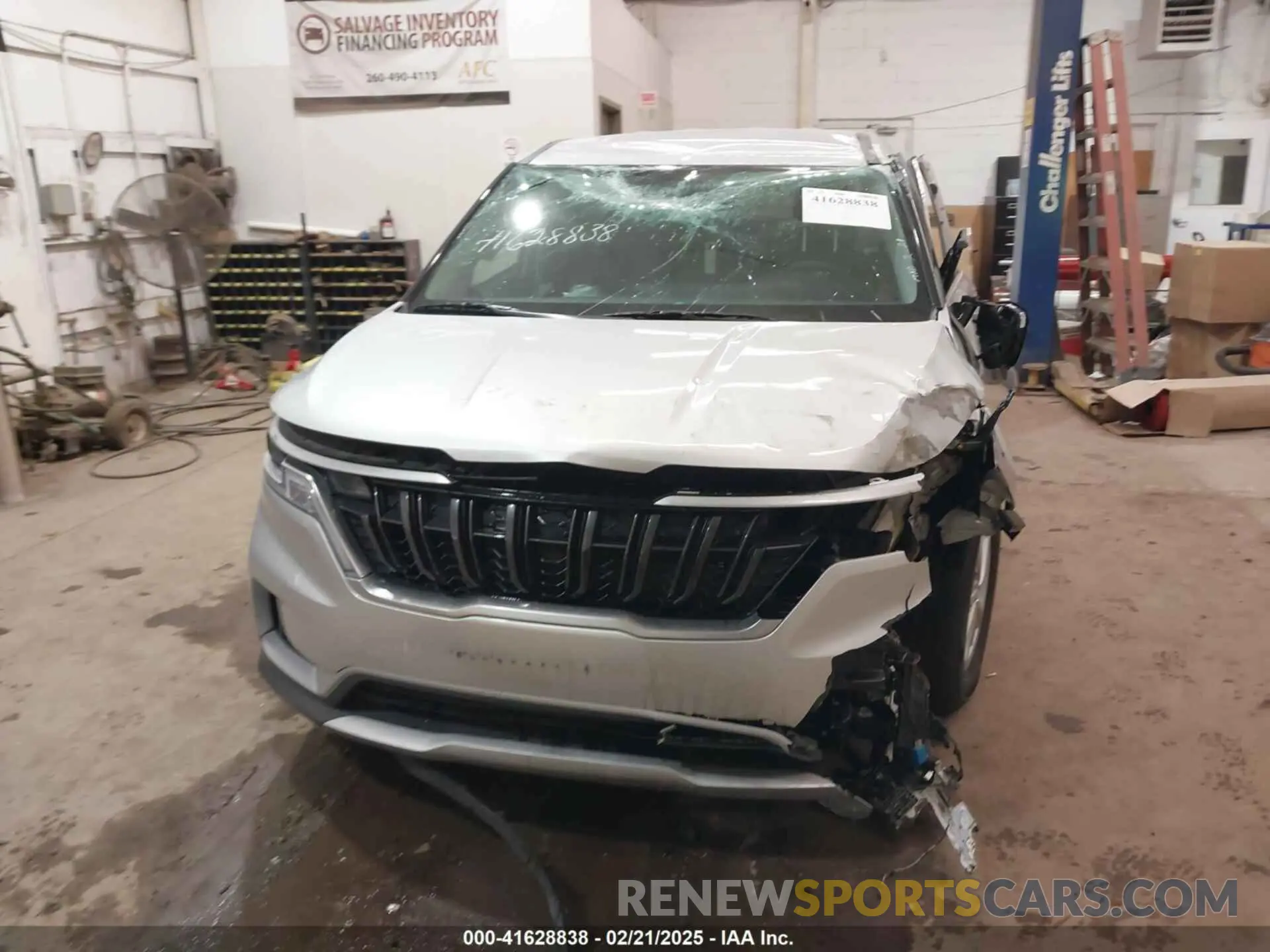12 Photograph of a damaged car KNDNB4H38N6131655 KIA CARNIVAL MPV 2022