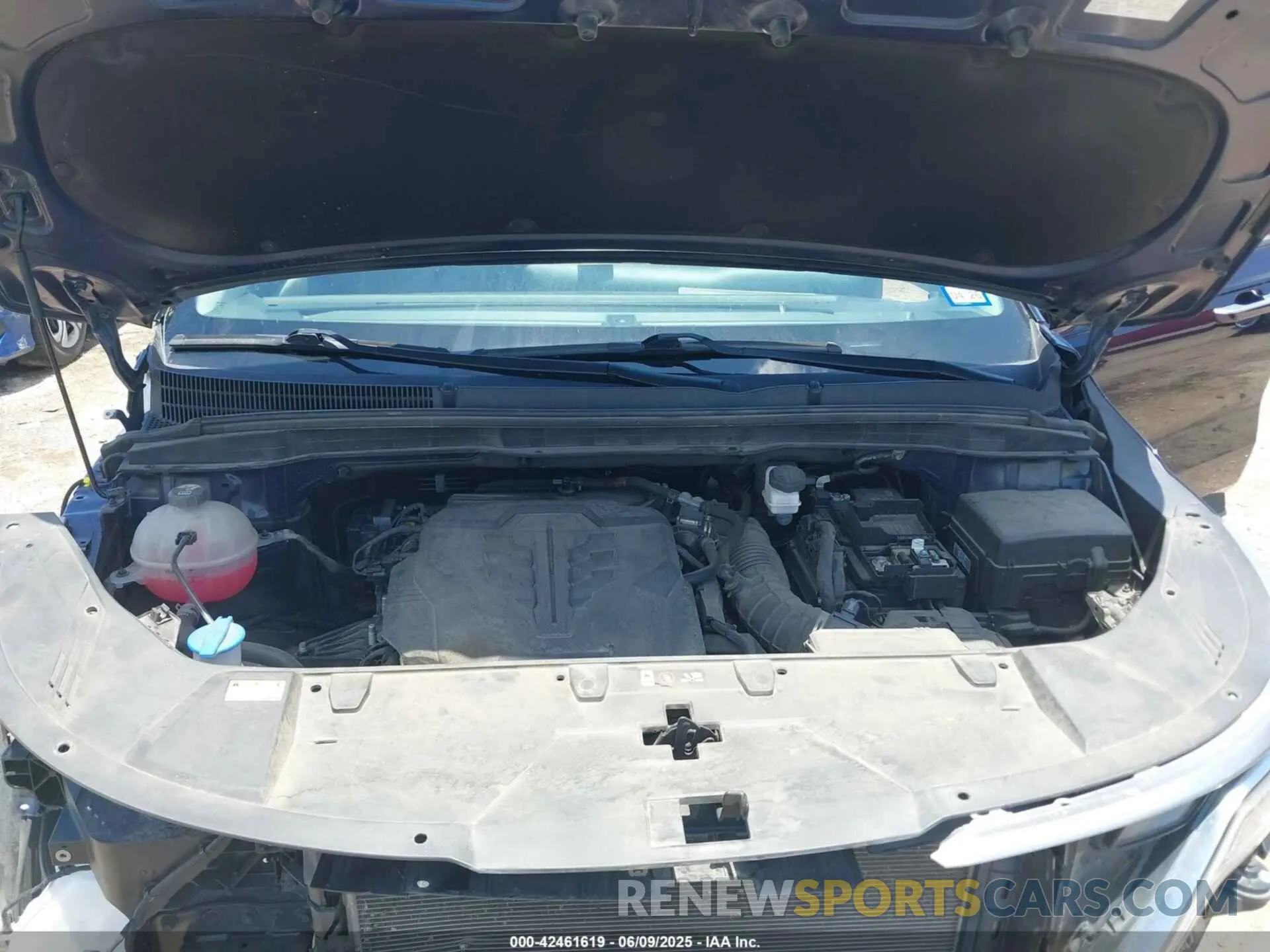 10 Photograph of a damaged car KNDNB4H38N6180757 KIA CARNIVAL MPV 2022