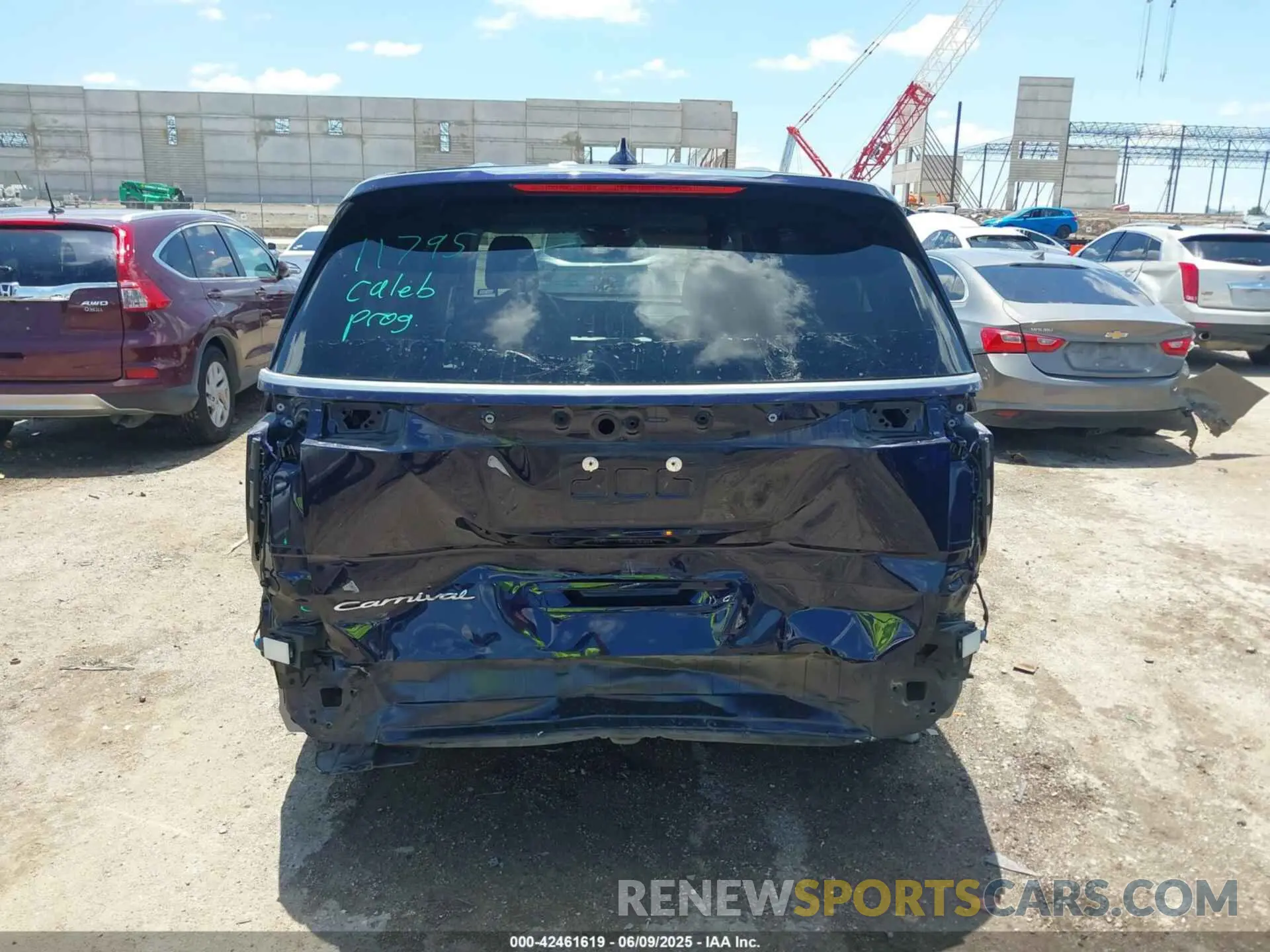 17 Photograph of a damaged car KNDNB4H38N6180757 KIA CARNIVAL MPV 2022