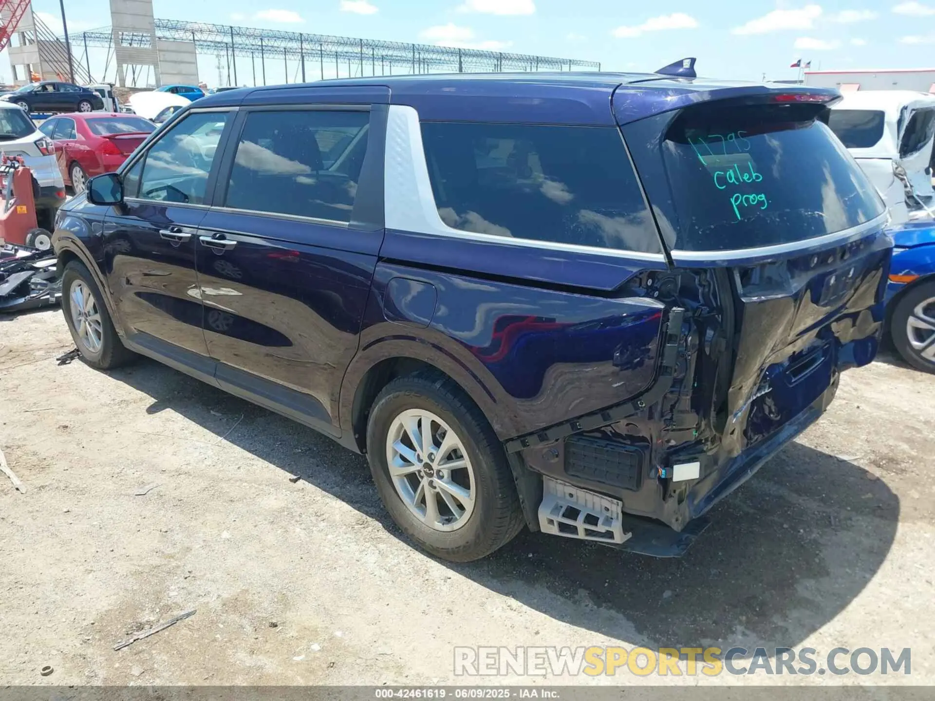 3 Photograph of a damaged car KNDNB4H38N6180757 KIA CARNIVAL MPV 2022