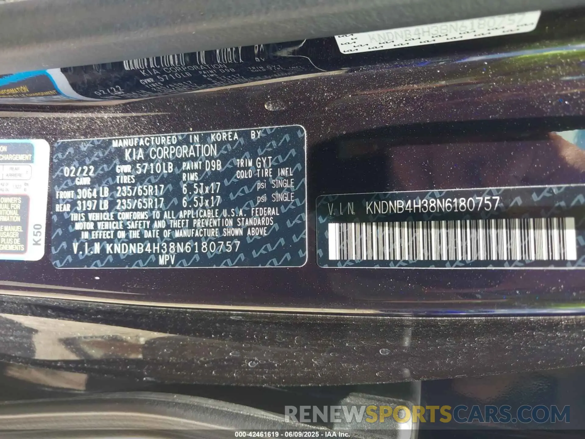9 Photograph of a damaged car KNDNB4H38N6180757 KIA CARNIVAL MPV 2022