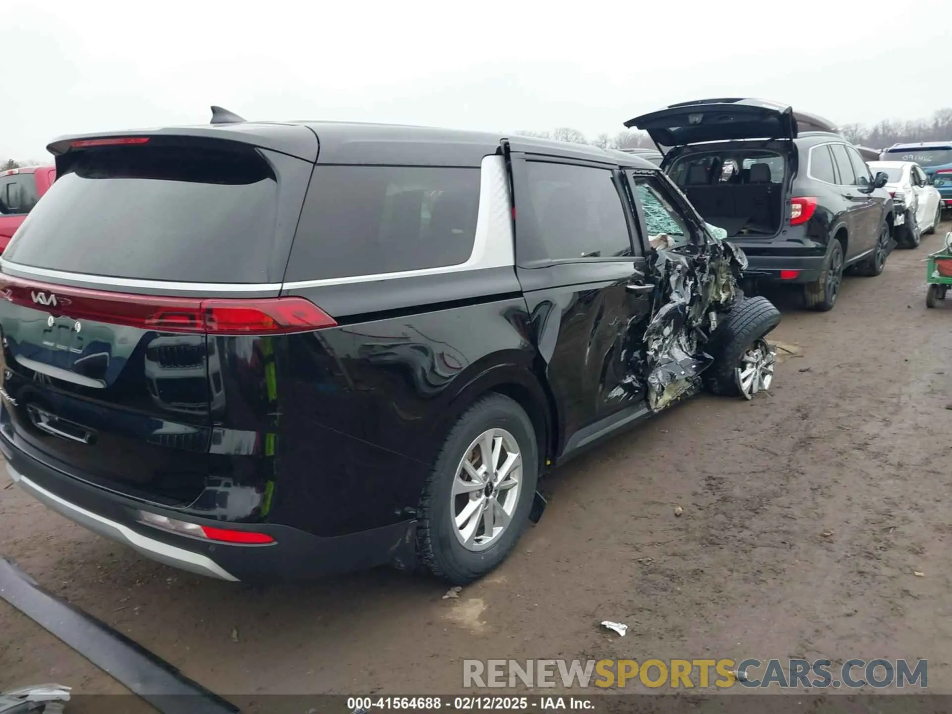 4 Photograph of a damaged car KNDNB4H39N6148397 KIA CARNIVAL MPV 2022