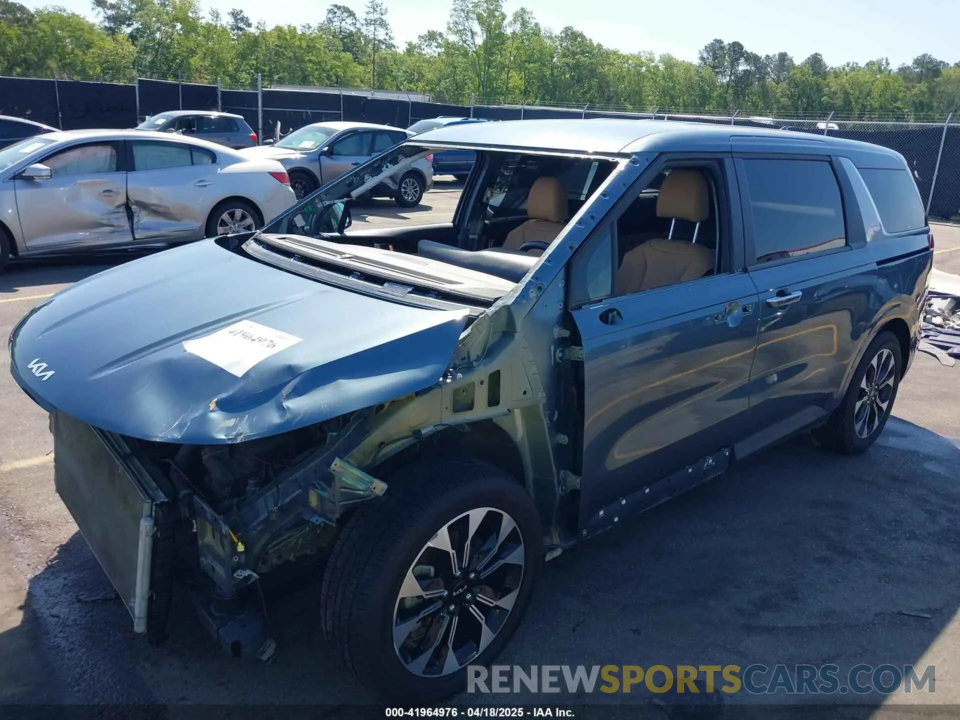 2 Photograph of a damaged car KNDNC5H33N6147331 KIA CARNIVAL MPV 2022