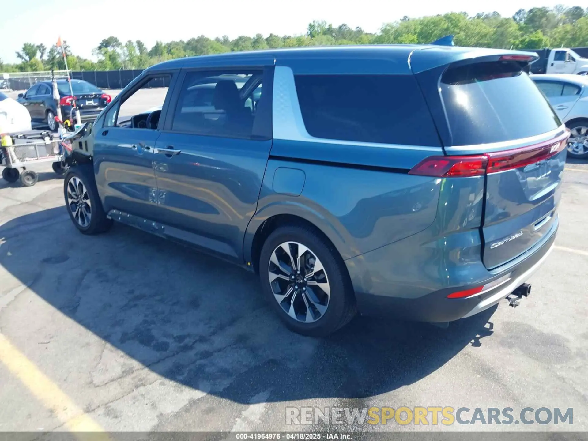 3 Photograph of a damaged car KNDNC5H33N6147331 KIA CARNIVAL MPV 2022