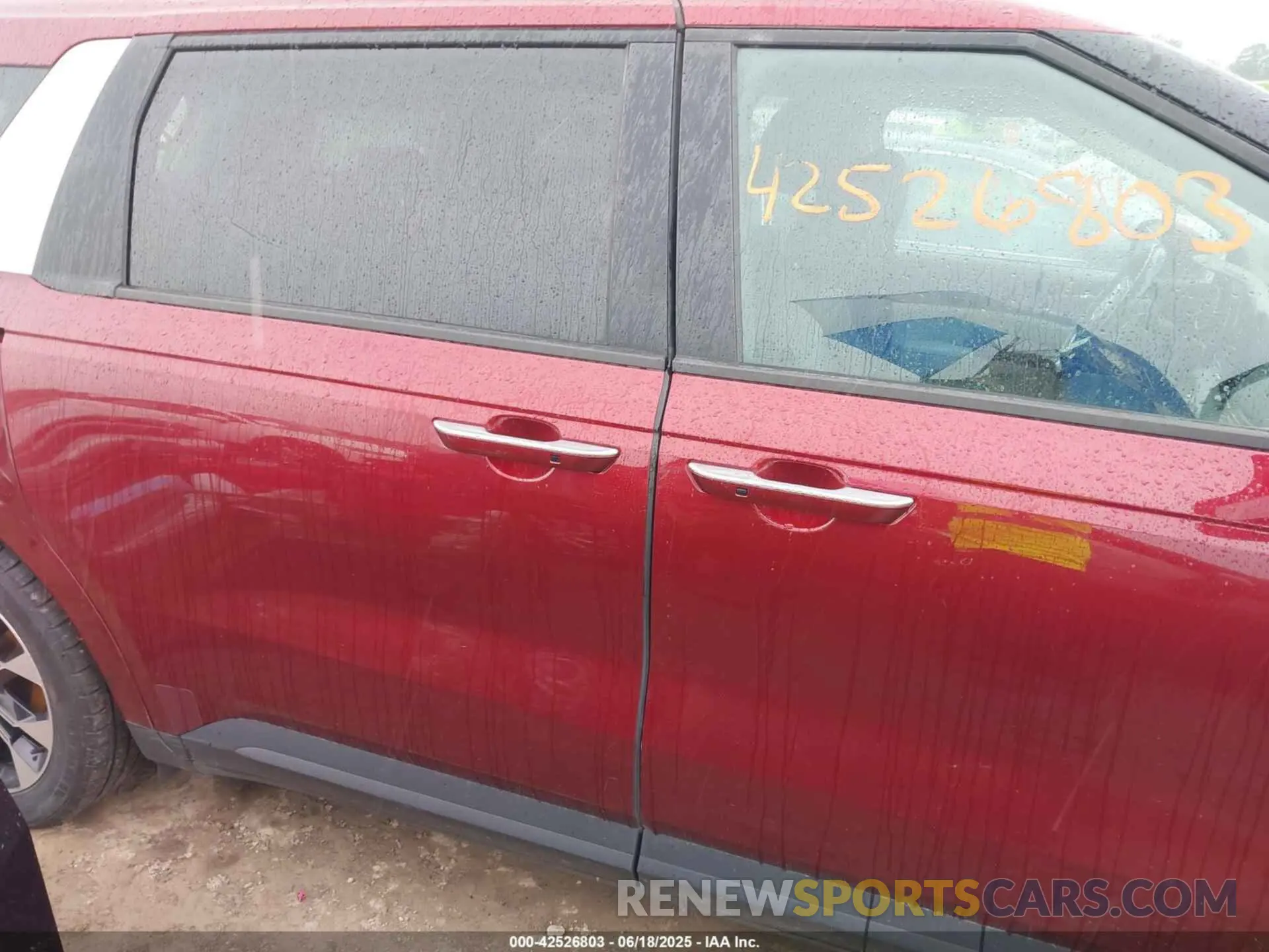 13 Photograph of a damaged car KNDNC5H36N6066596 KIA CARNIVAL MPV 2022