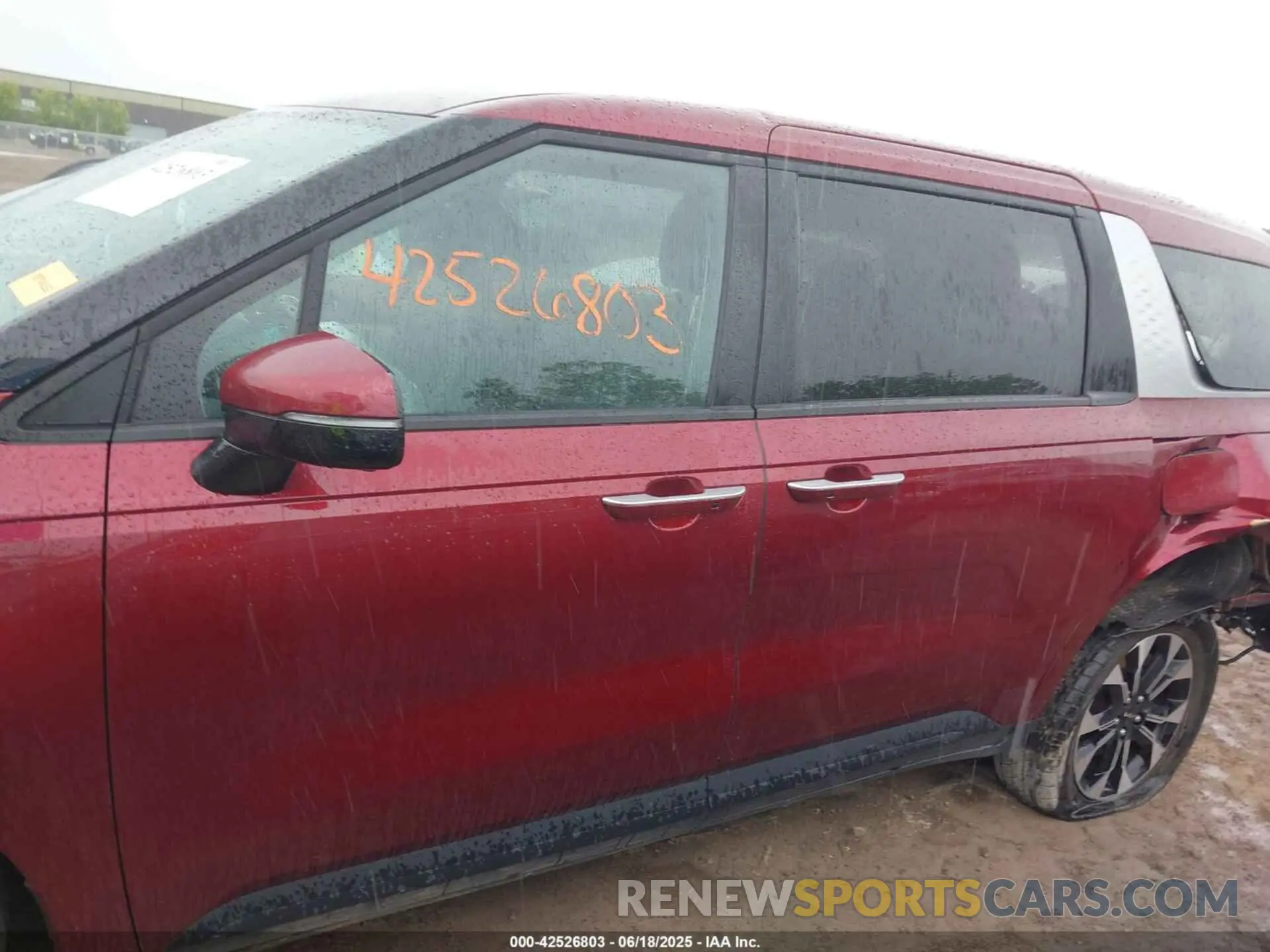14 Photograph of a damaged car KNDNC5H36N6066596 KIA CARNIVAL MPV 2022