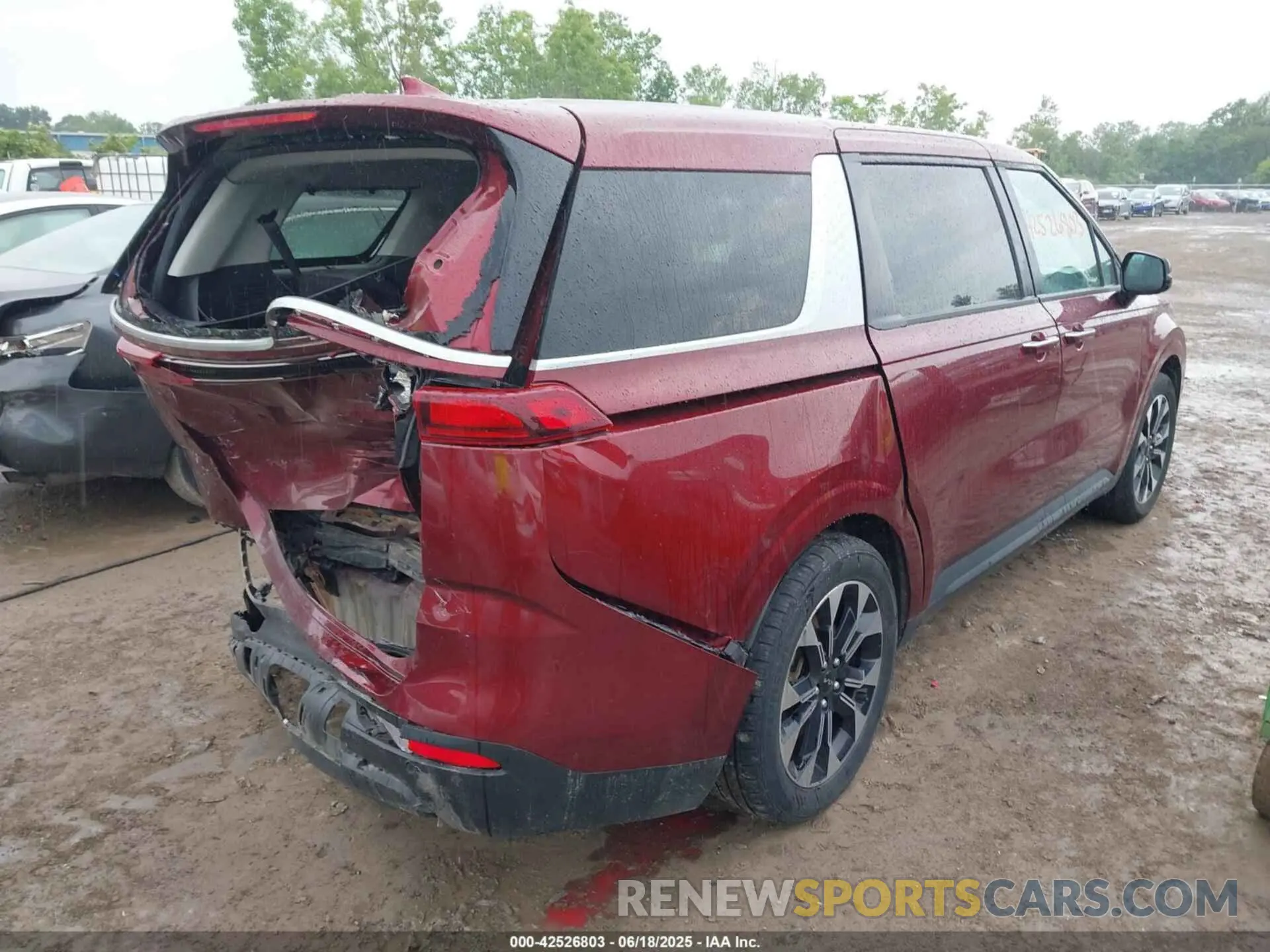 4 Photograph of a damaged car KNDNC5H36N6066596 KIA CARNIVAL MPV 2022