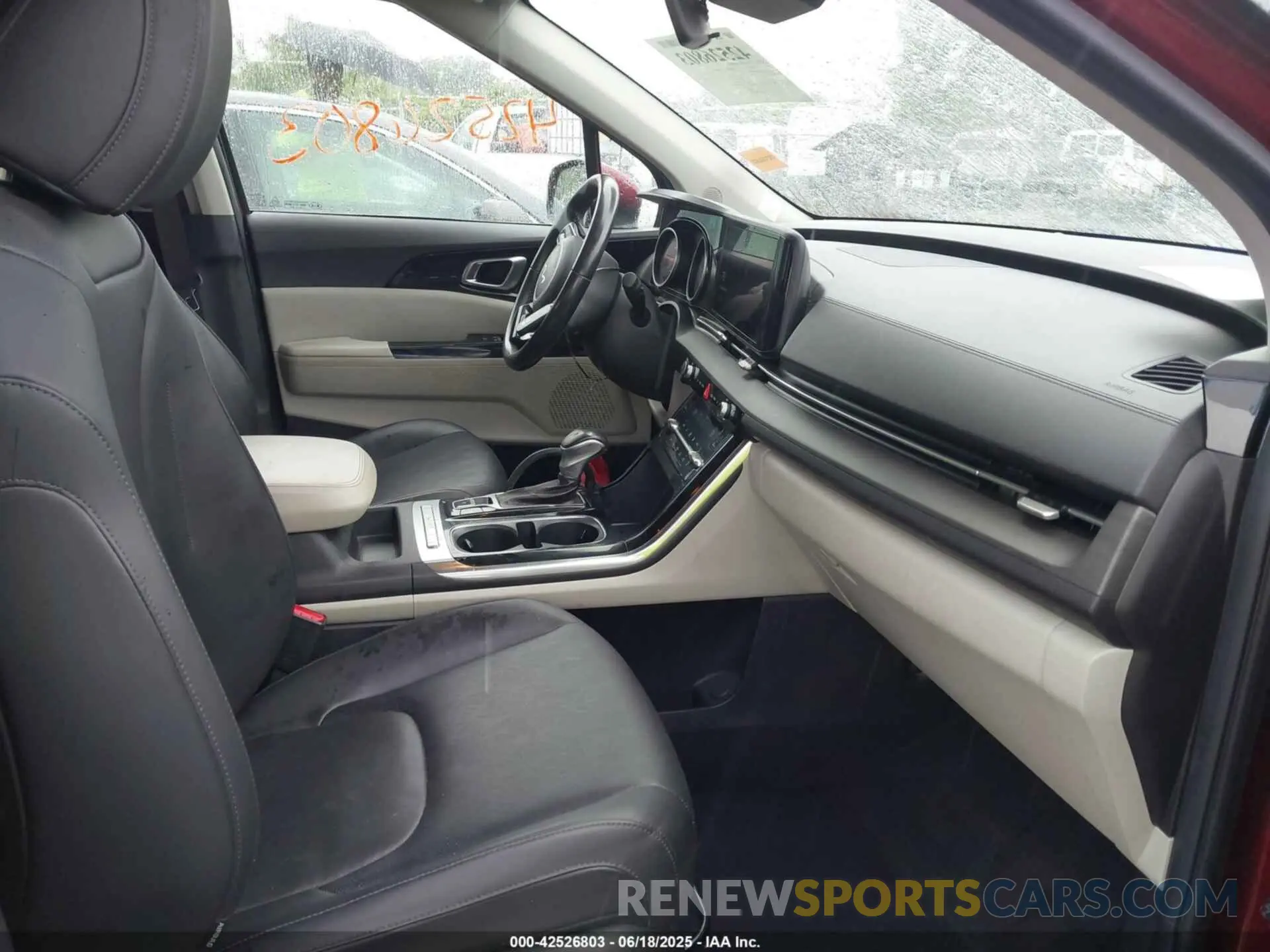 5 Photograph of a damaged car KNDNC5H36N6066596 KIA CARNIVAL MPV 2022