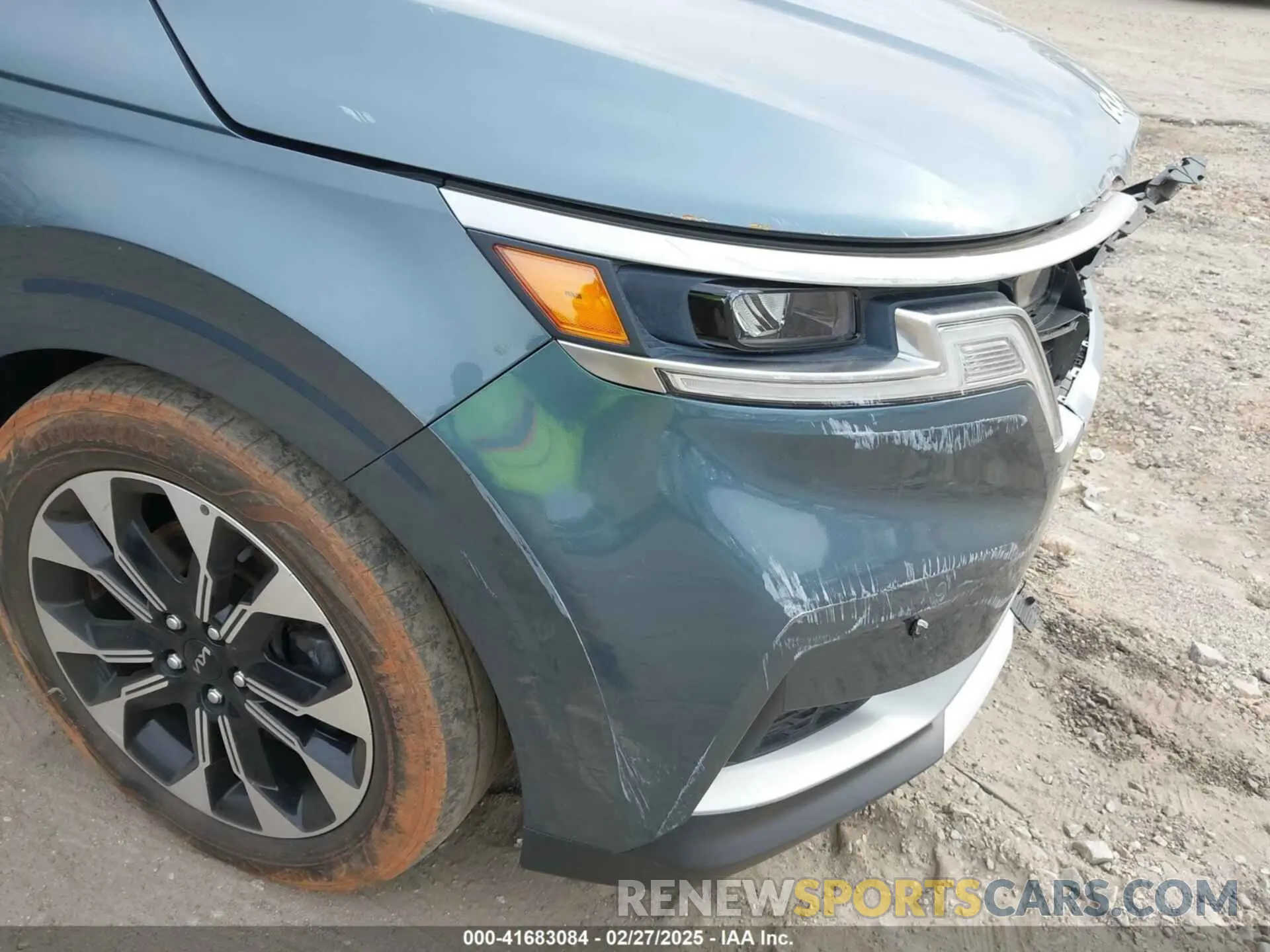 19 Photograph of a damaged car KNDNC5H36N6126232 KIA CARNIVAL MPV 2022