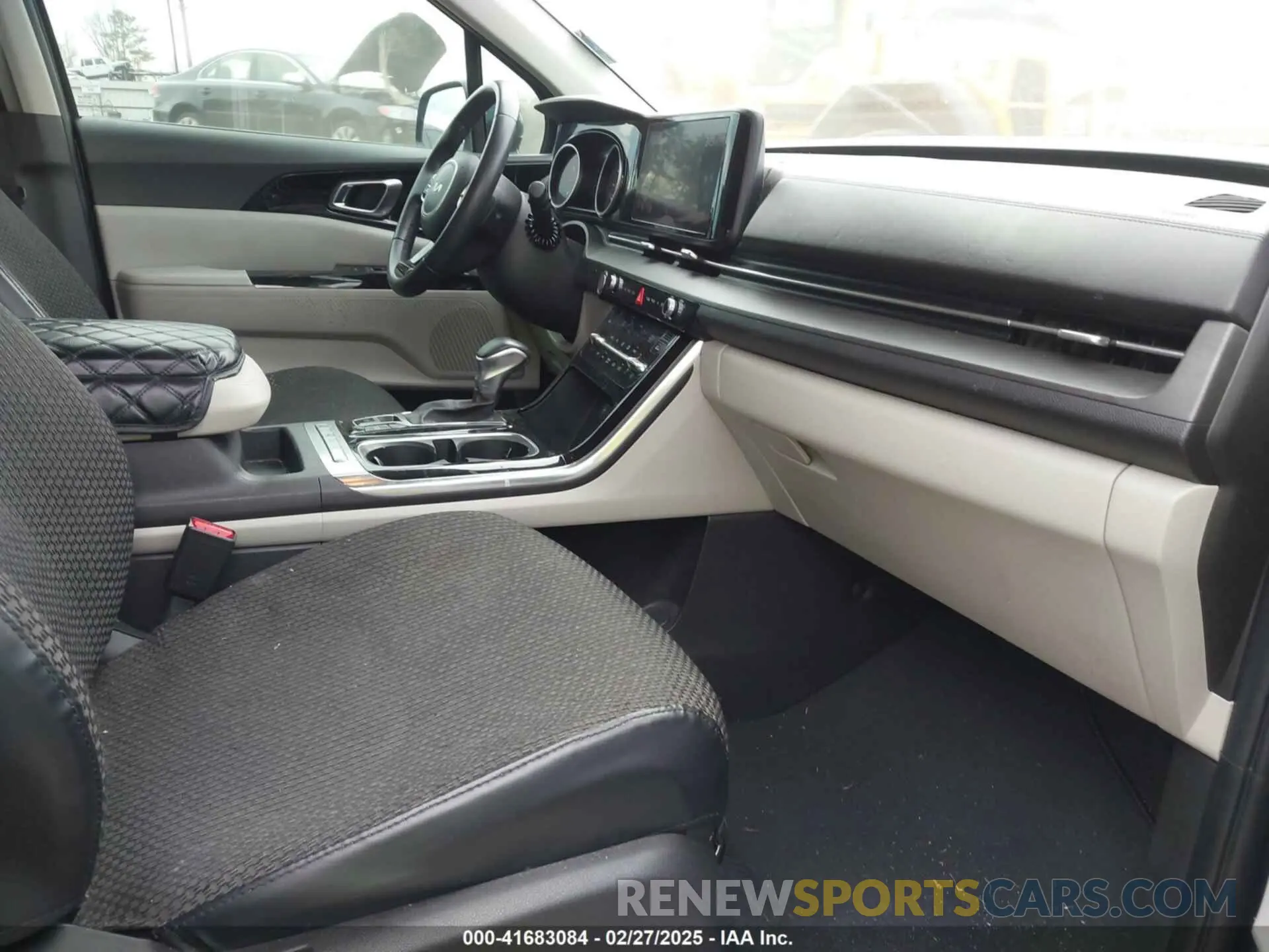 5 Photograph of a damaged car KNDNC5H36N6126232 KIA CARNIVAL MPV 2022