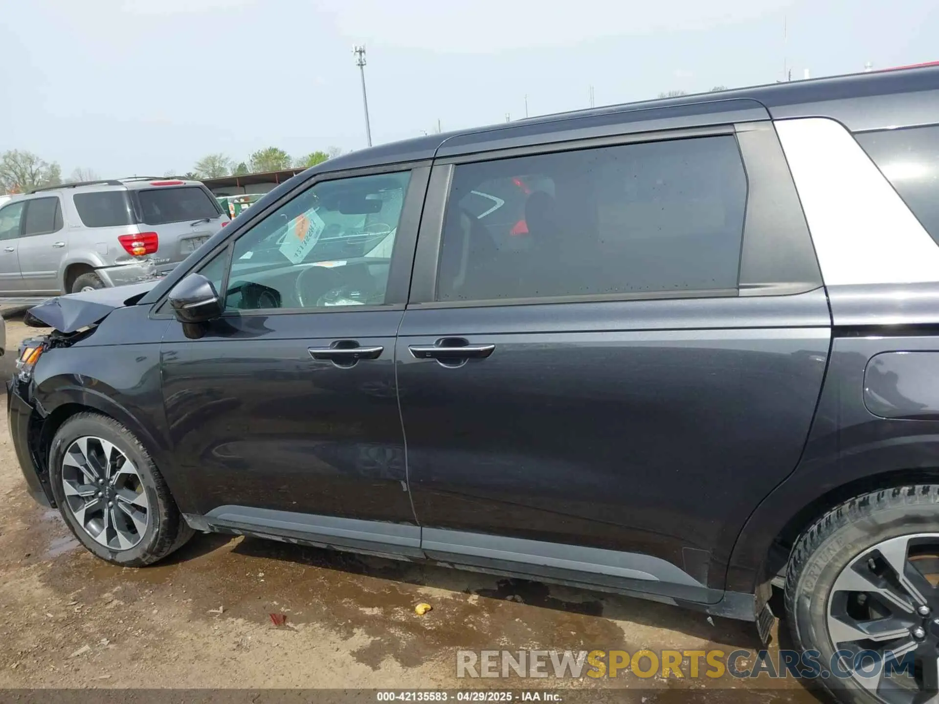15 Photograph of a damaged car KNDNC5H38N6096327 KIA CARNIVAL MPV 2022