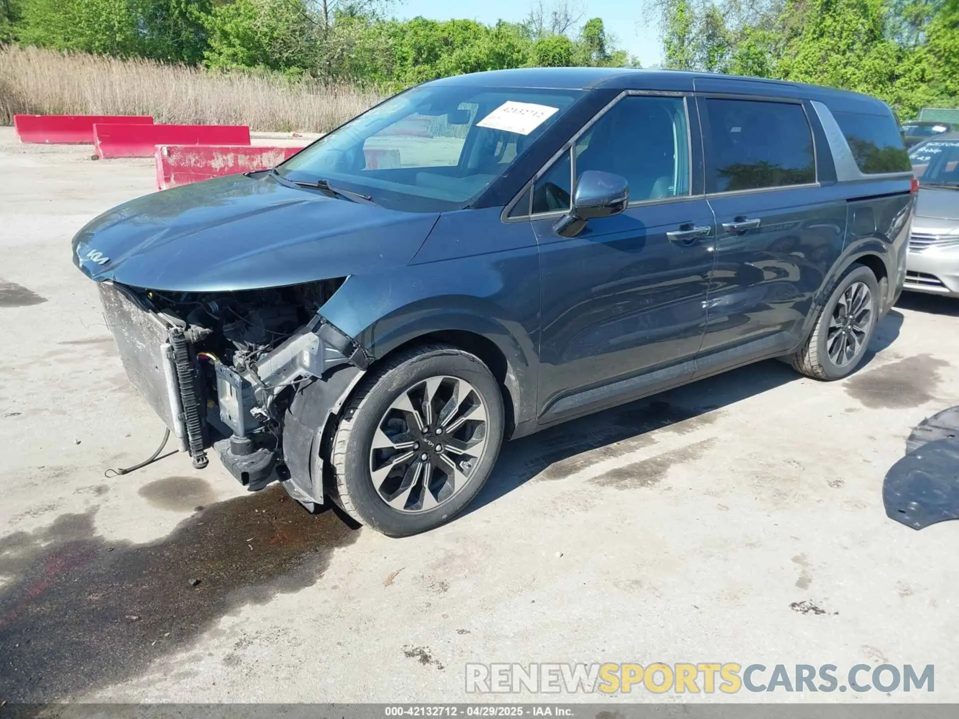 2 Photograph of a damaged car KNDNC5H3XN6061465 KIA CARNIVAL MPV 2022