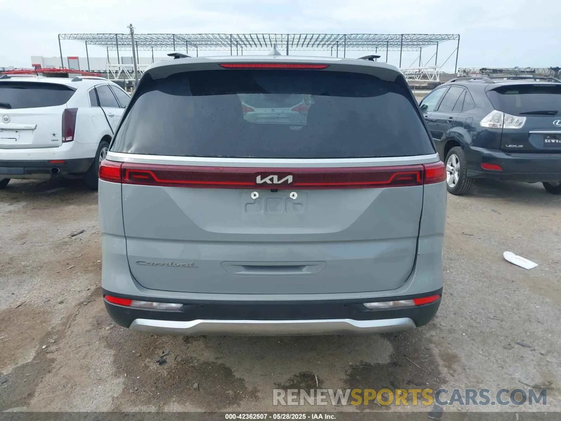 16 Photograph of a damaged car KNDNE5H32N6144947 KIA CARNIVAL MPV 2022