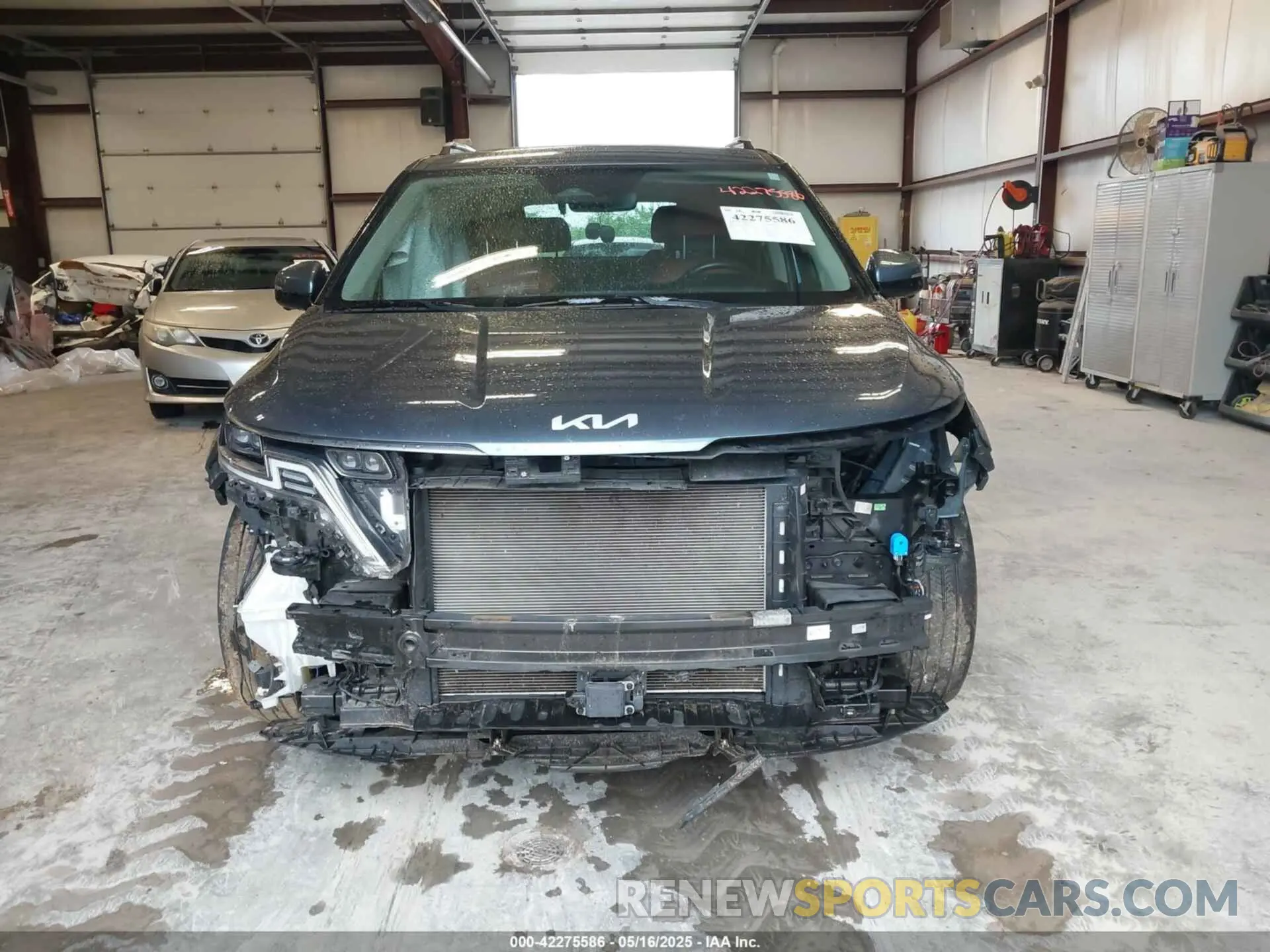 13 Photograph of a damaged car KNDNE5H34N6062198 KIA CARNIVAL MPV 2022