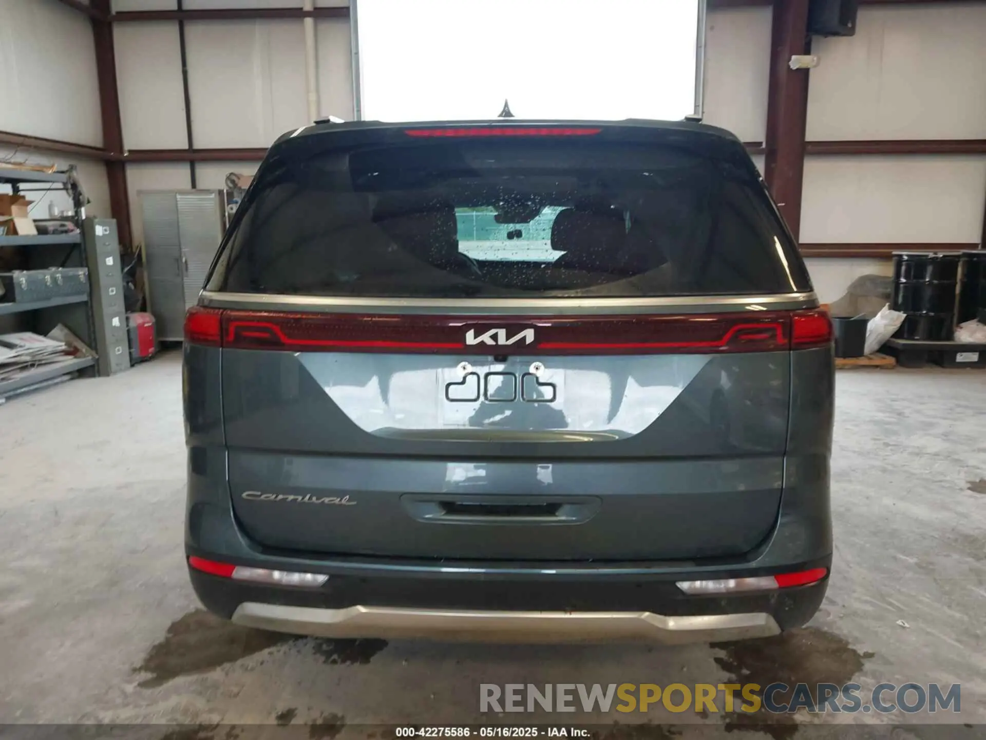 17 Photograph of a damaged car KNDNE5H34N6062198 KIA CARNIVAL MPV 2022