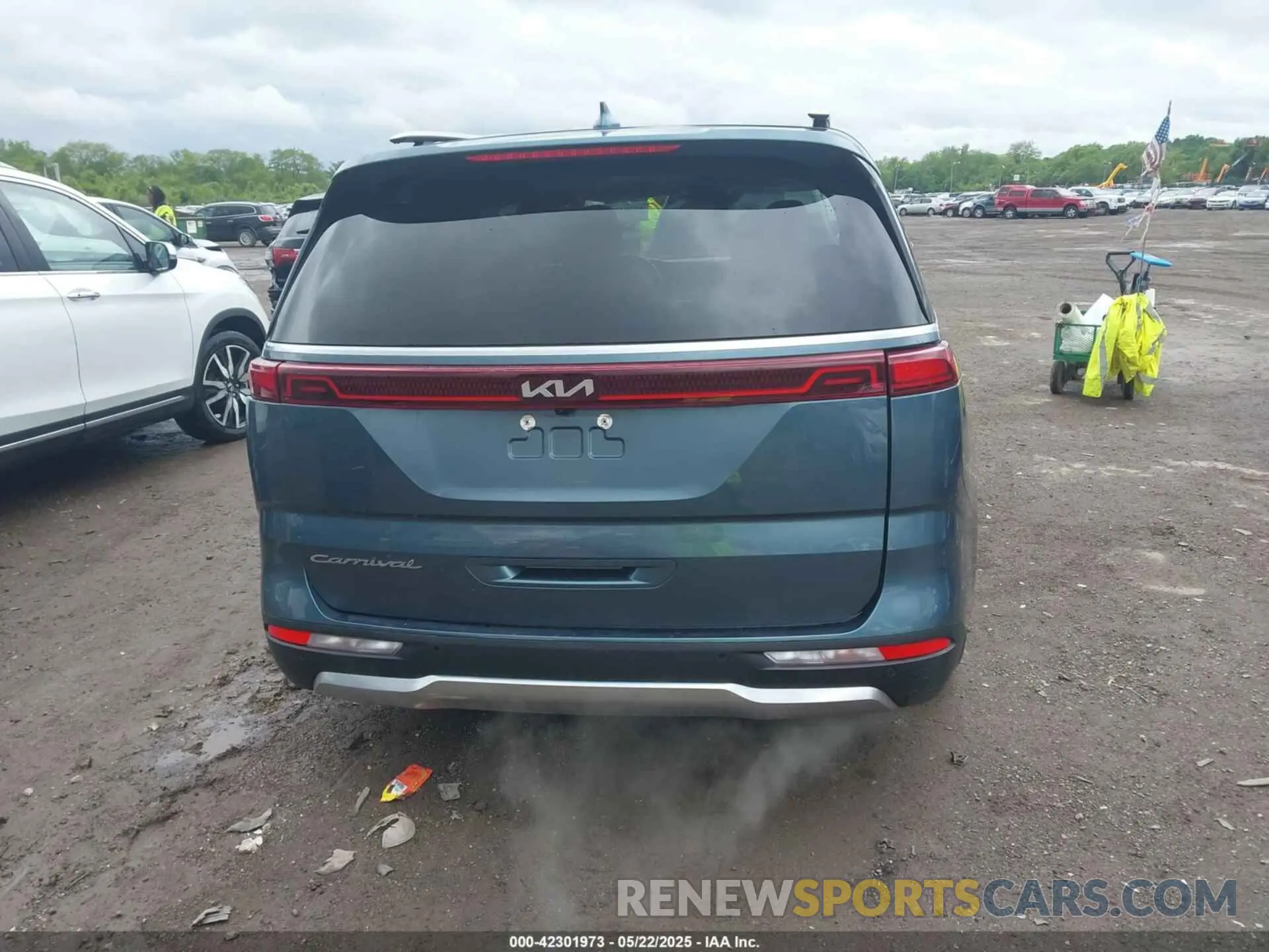 16 Photograph of a damaged car KNDNE5H35N6064087 KIA CARNIVAL MPV 2022