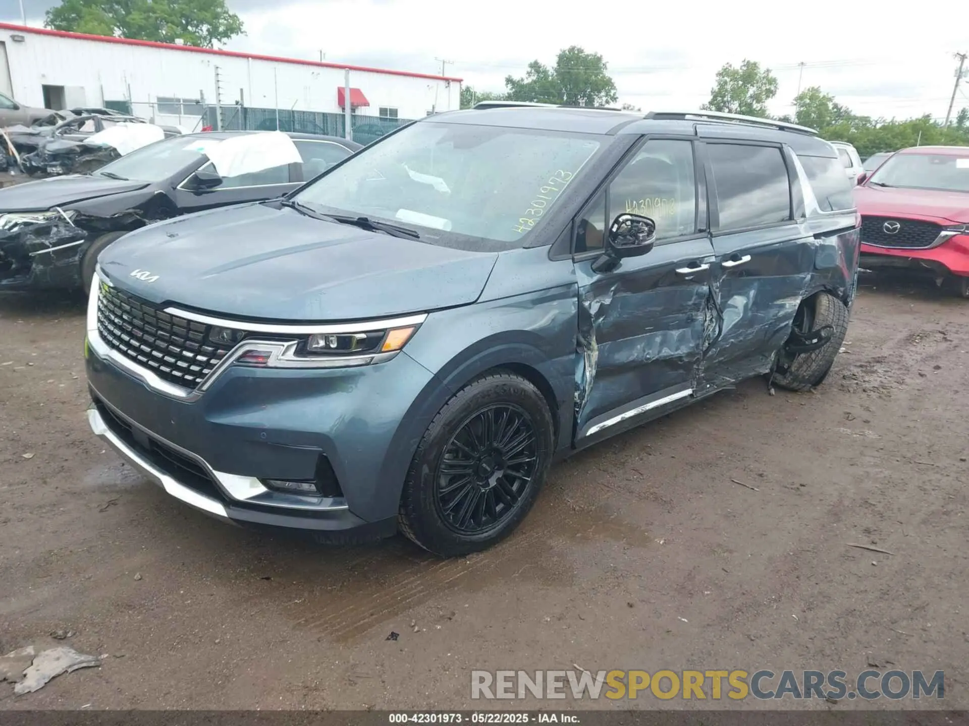 2 Photograph of a damaged car KNDNE5H35N6064087 KIA CARNIVAL MPV 2022