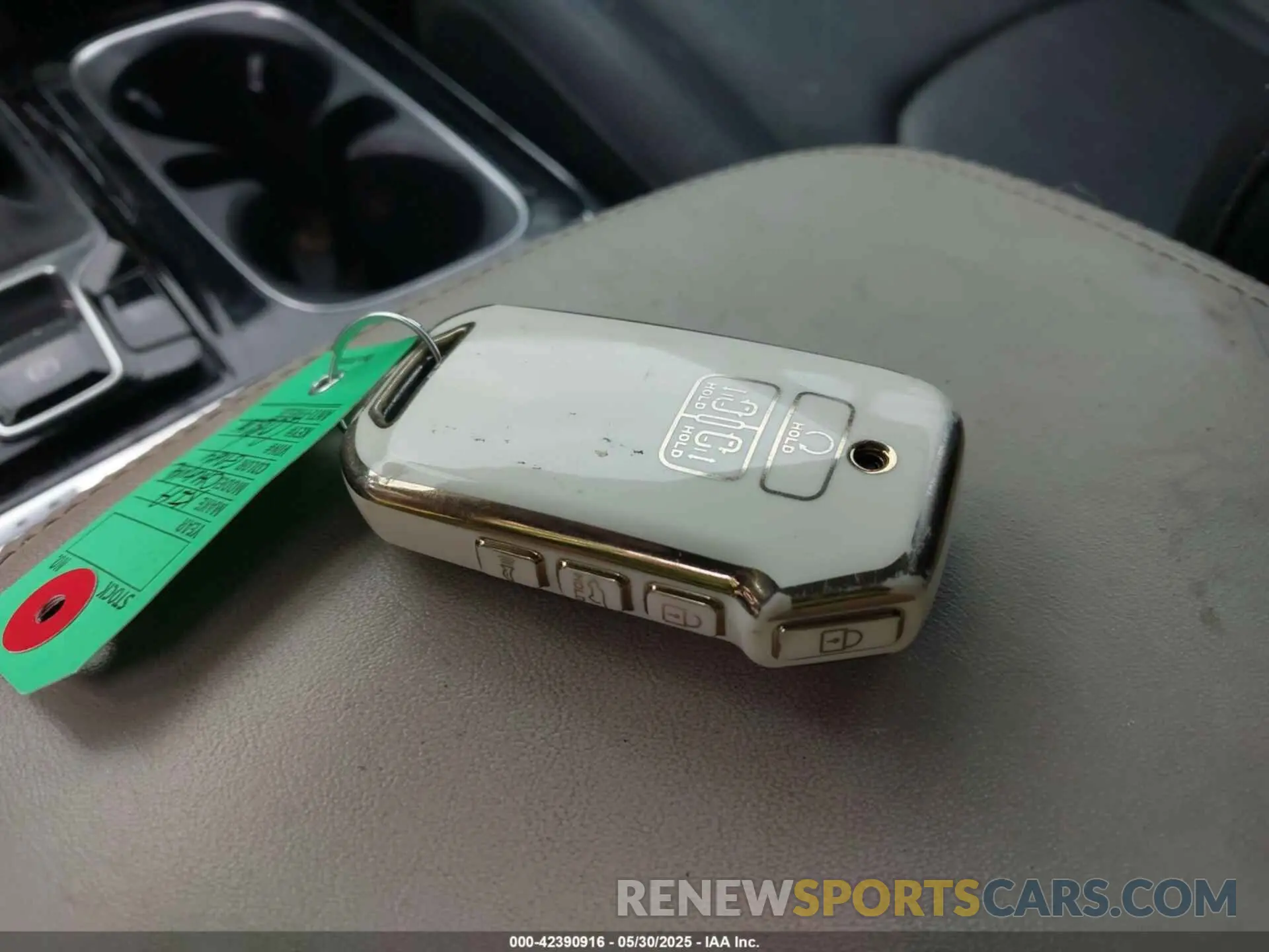 11 Photograph of a damaged car KNDNE5H3XN6080818 KIA CARNIVAL MPV 2022