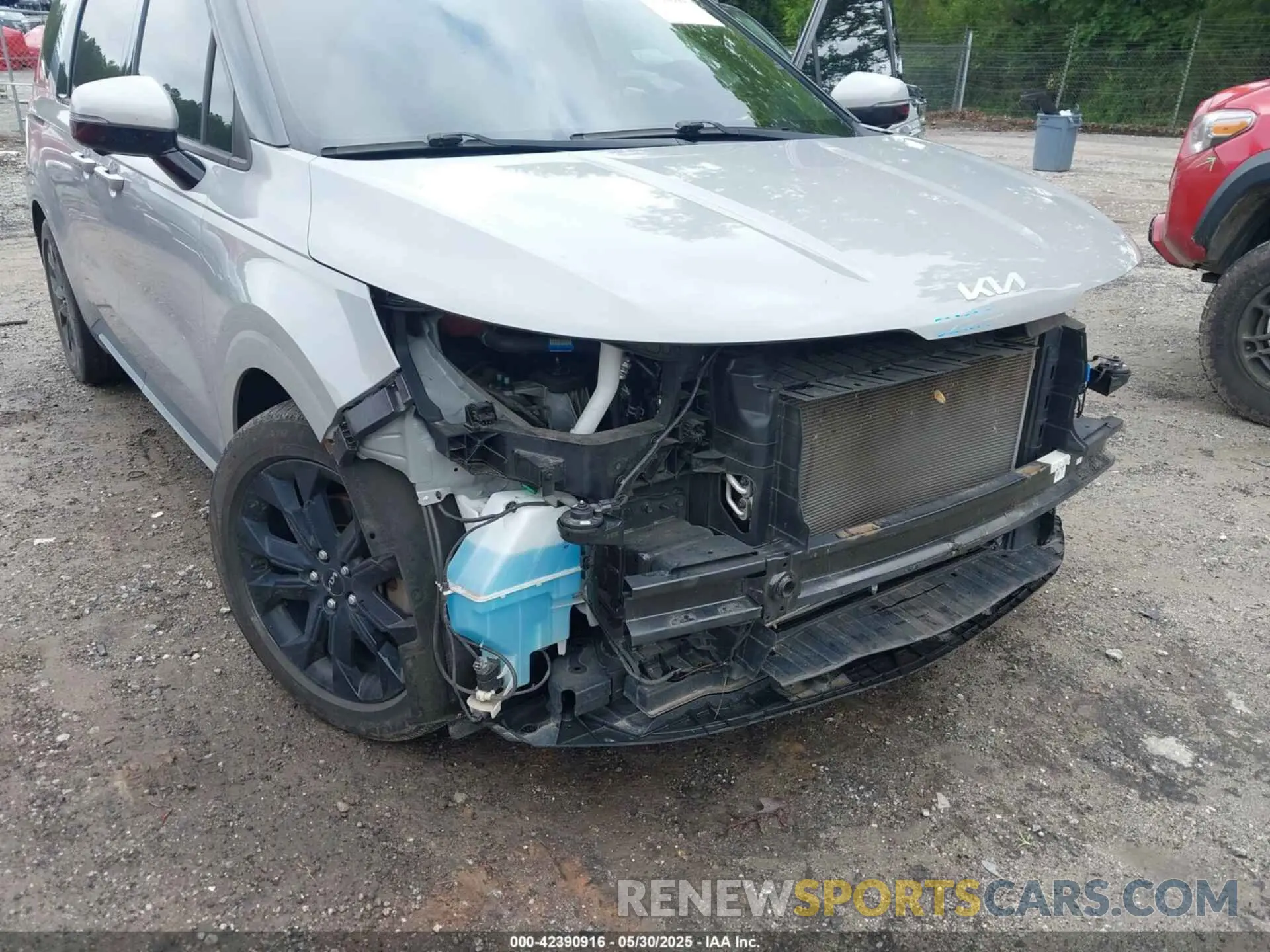 19 Photograph of a damaged car KNDNE5H3XN6080818 KIA CARNIVAL MPV 2022