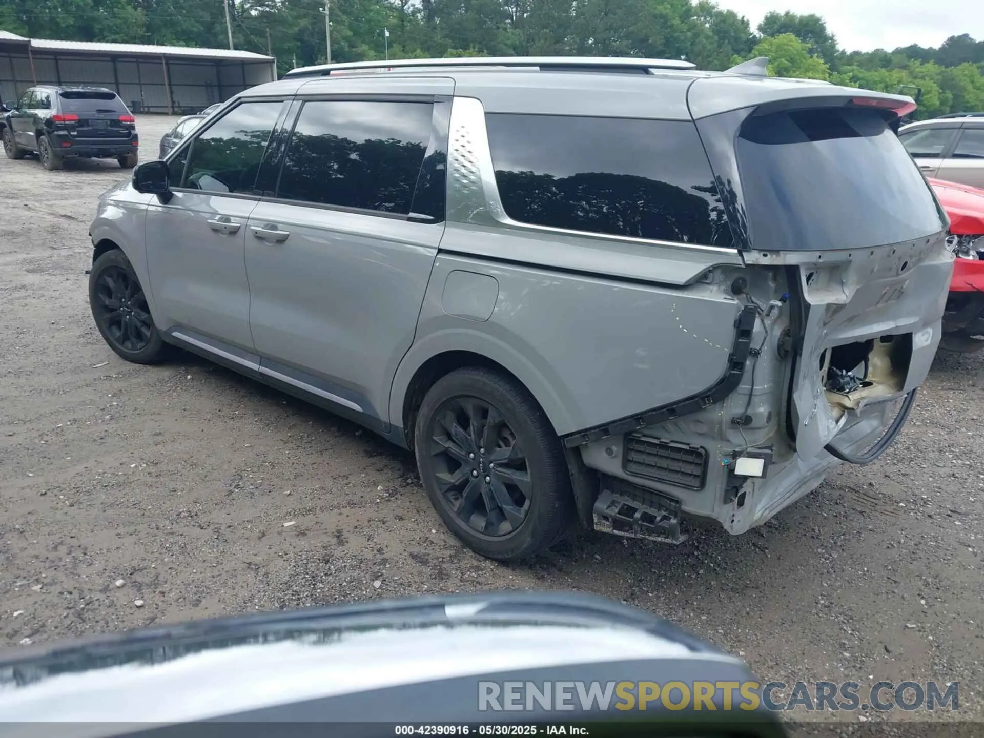 3 Photograph of a damaged car KNDNE5H3XN6080818 KIA CARNIVAL MPV 2022