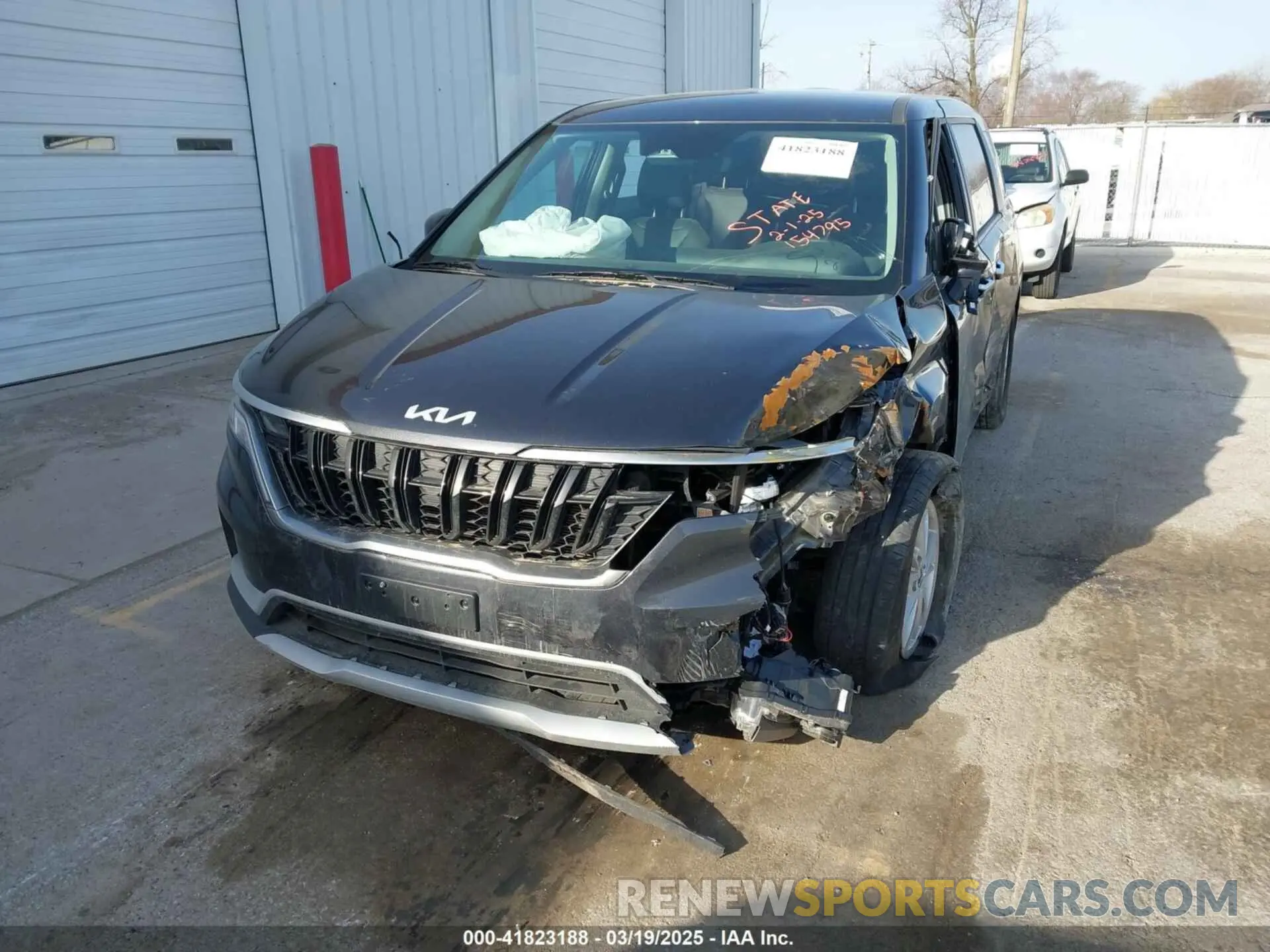 2 Photograph of a damaged car KNDNB4H30P6286638 KIA CARNIVAL MPV 2023