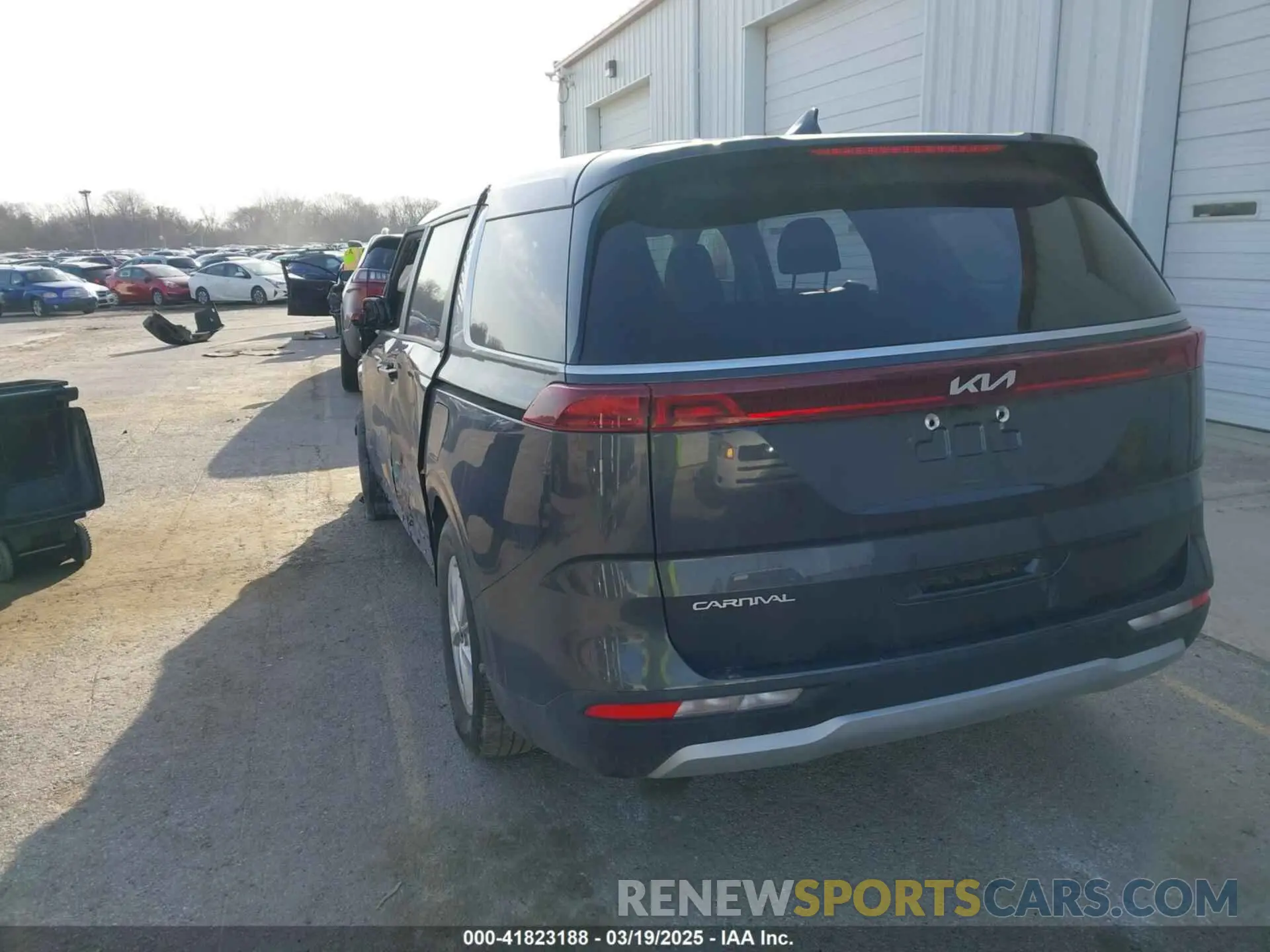 3 Photograph of a damaged car KNDNB4H30P6286638 KIA CARNIVAL MPV 2023
