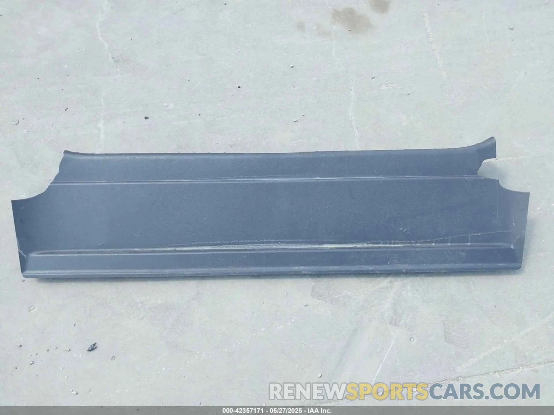 11 Photograph of a damaged car KNDNB4H31P6213780 KIA CARNIVAL MPV 2023