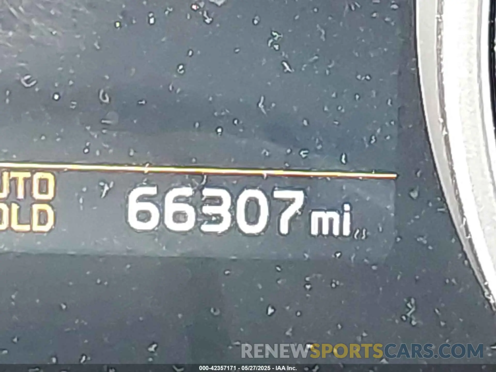 15 Photograph of a damaged car KNDNB4H31P6213780 KIA CARNIVAL MPV 2023