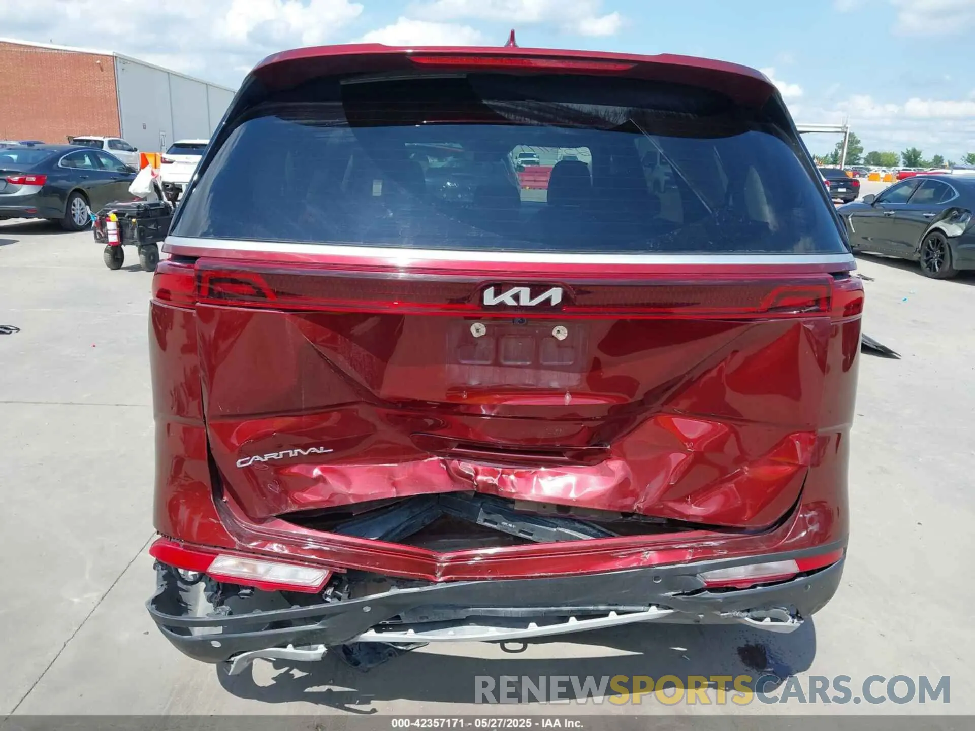 6 Photograph of a damaged car KNDNB4H31P6213780 KIA CARNIVAL MPV 2023