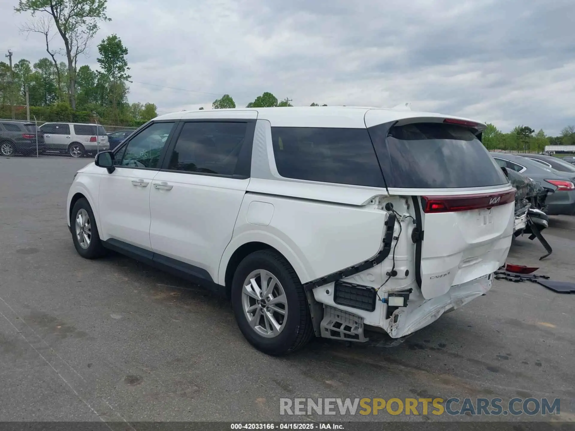 3 Photograph of a damaged car KNDNB4H34P6254954 KIA CARNIVAL MPV 2023