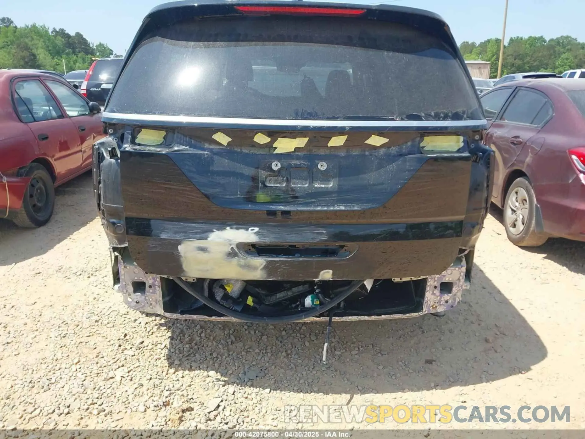 6 Photograph of a damaged car KNDNB4H34P6291213 KIA CARNIVAL MPV 2023