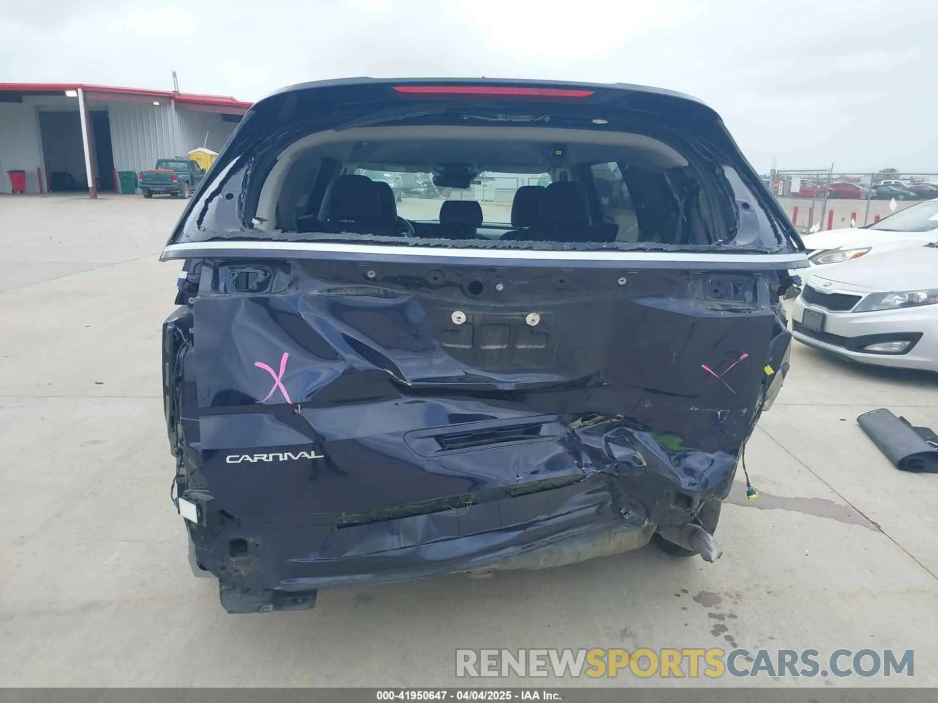 6 Photograph of a damaged car KNDNB4H38P6224145 KIA CARNIVAL MPV 2023