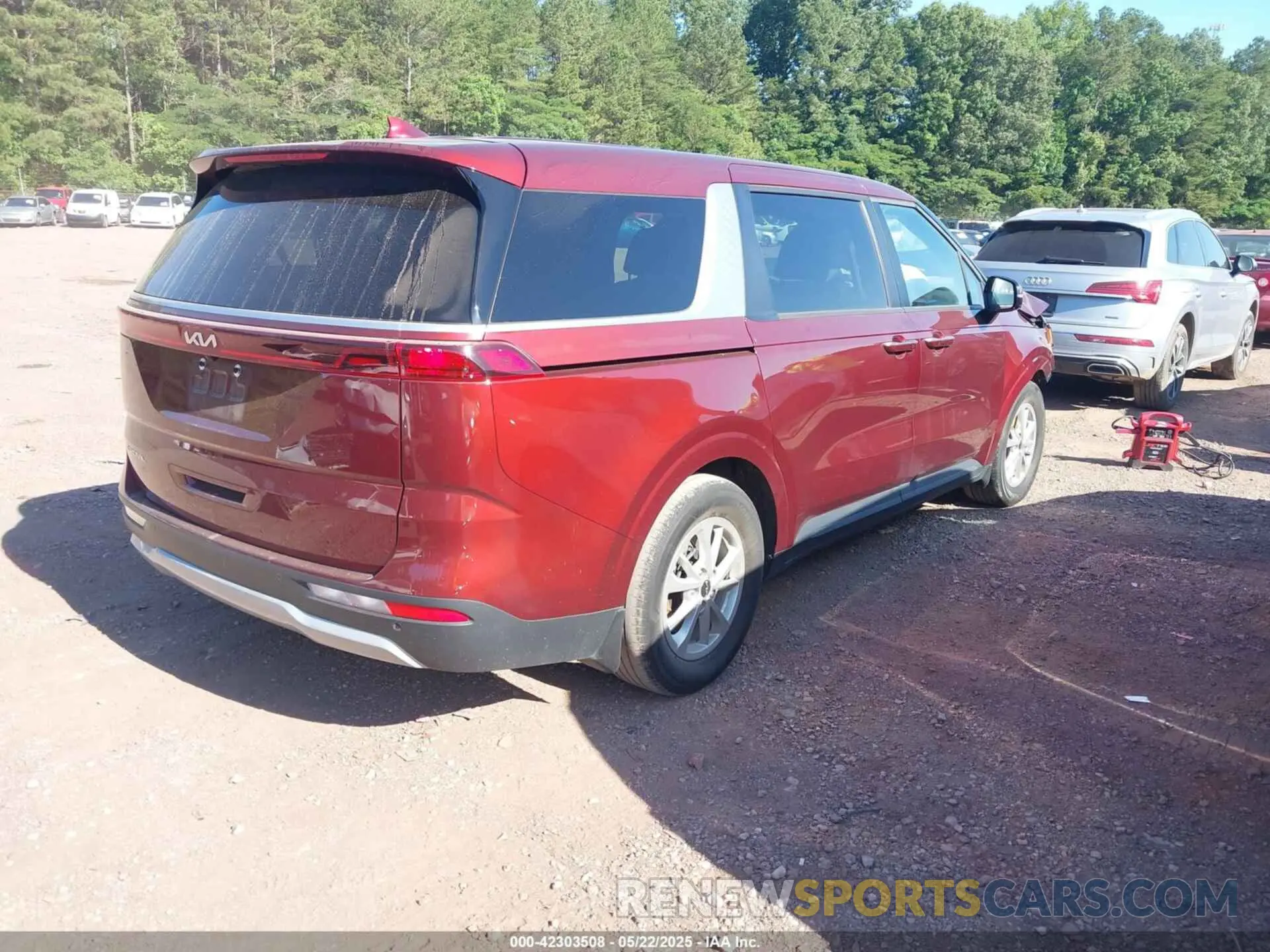 4 Photograph of a damaged car KNDNB4H38P6280649 KIA CARNIVAL MPV 2023