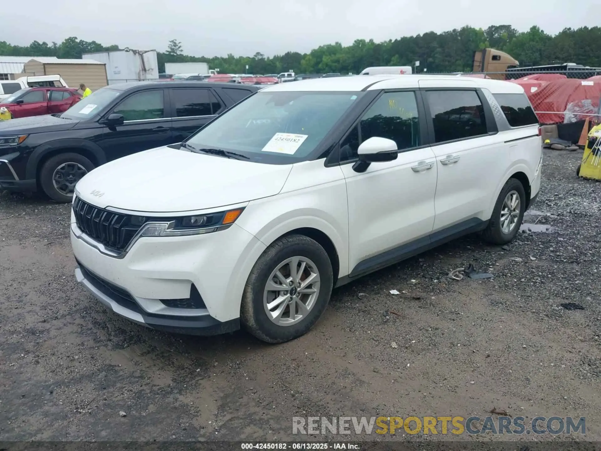2 Photograph of a damaged car KNDNB4H39P6295418 KIA CARNIVAL MPV 2023