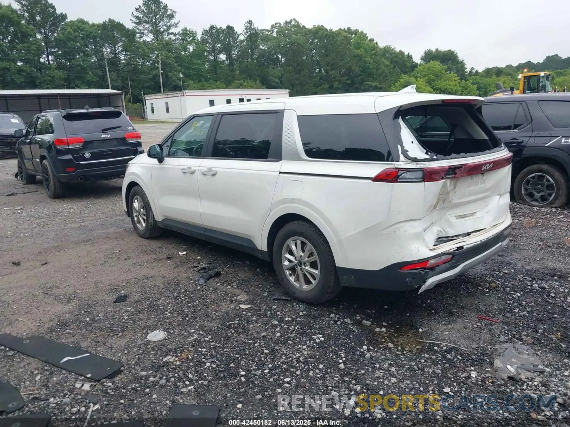 3 Photograph of a damaged car KNDNB4H39P6295418 KIA CARNIVAL MPV 2023