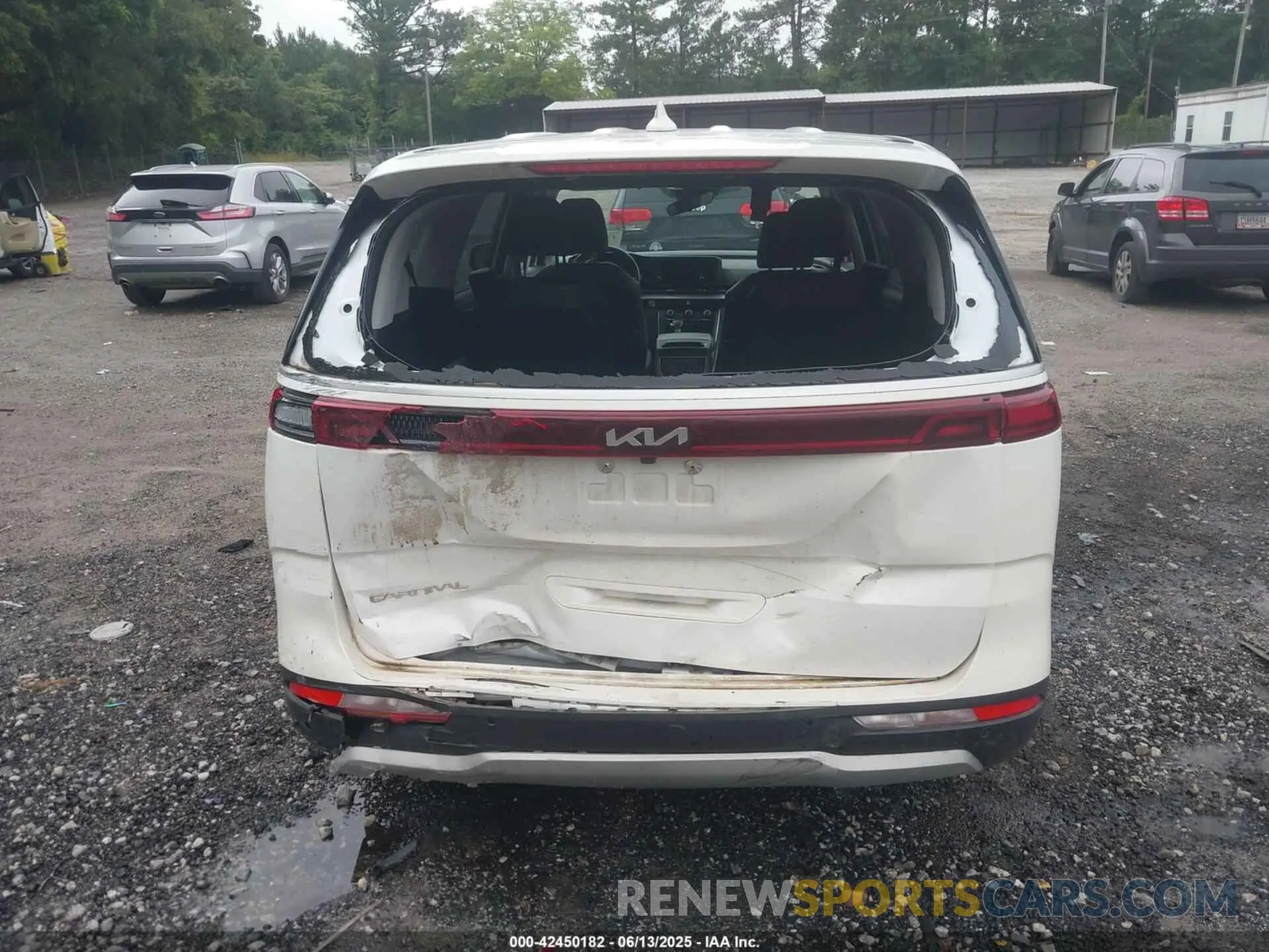 6 Photograph of a damaged car KNDNB4H39P6295418 KIA CARNIVAL MPV 2023