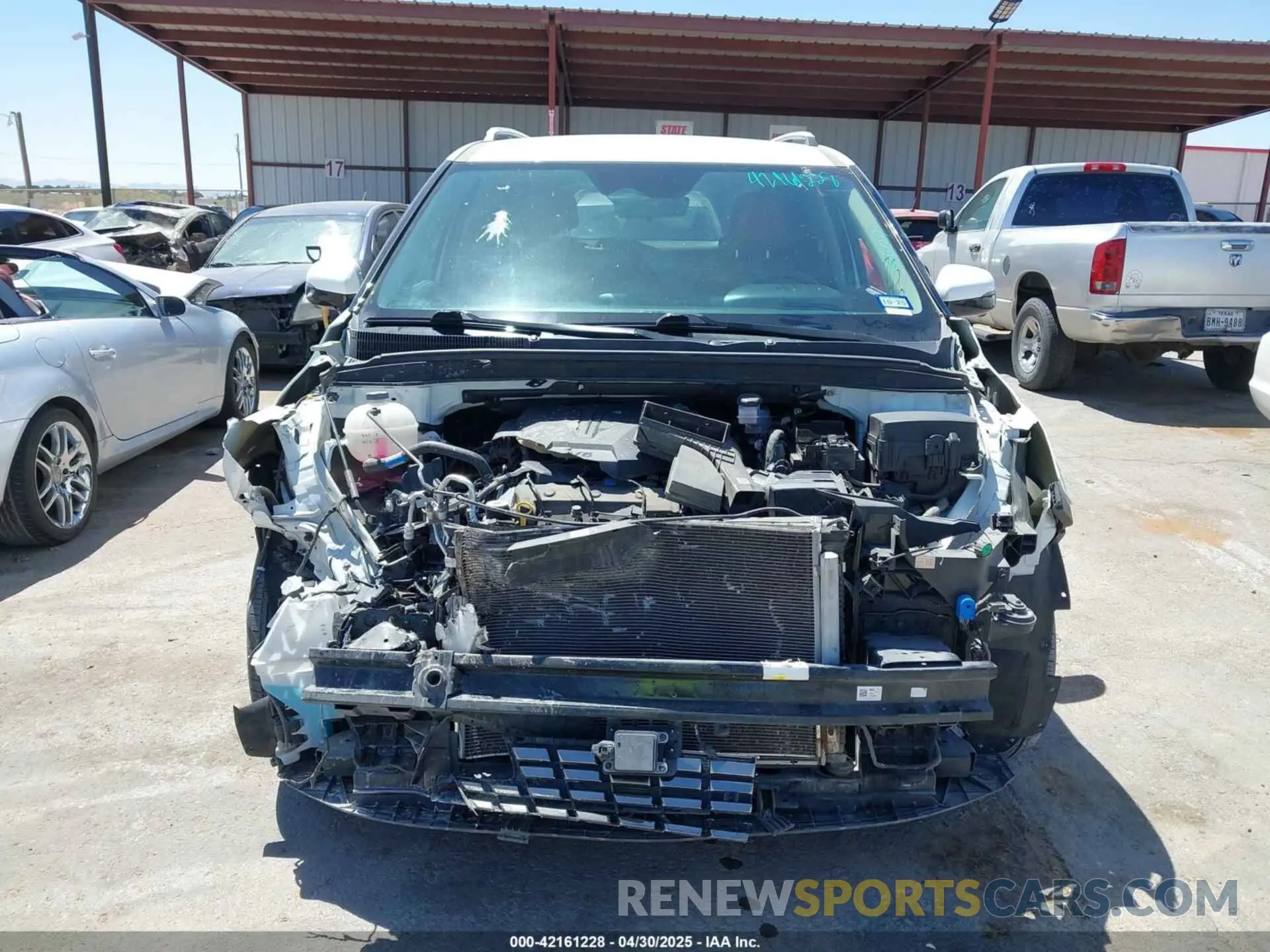 12 Photograph of a damaged car KNDNE5H30P6221317 KIA CARNIVAL MPV 2023