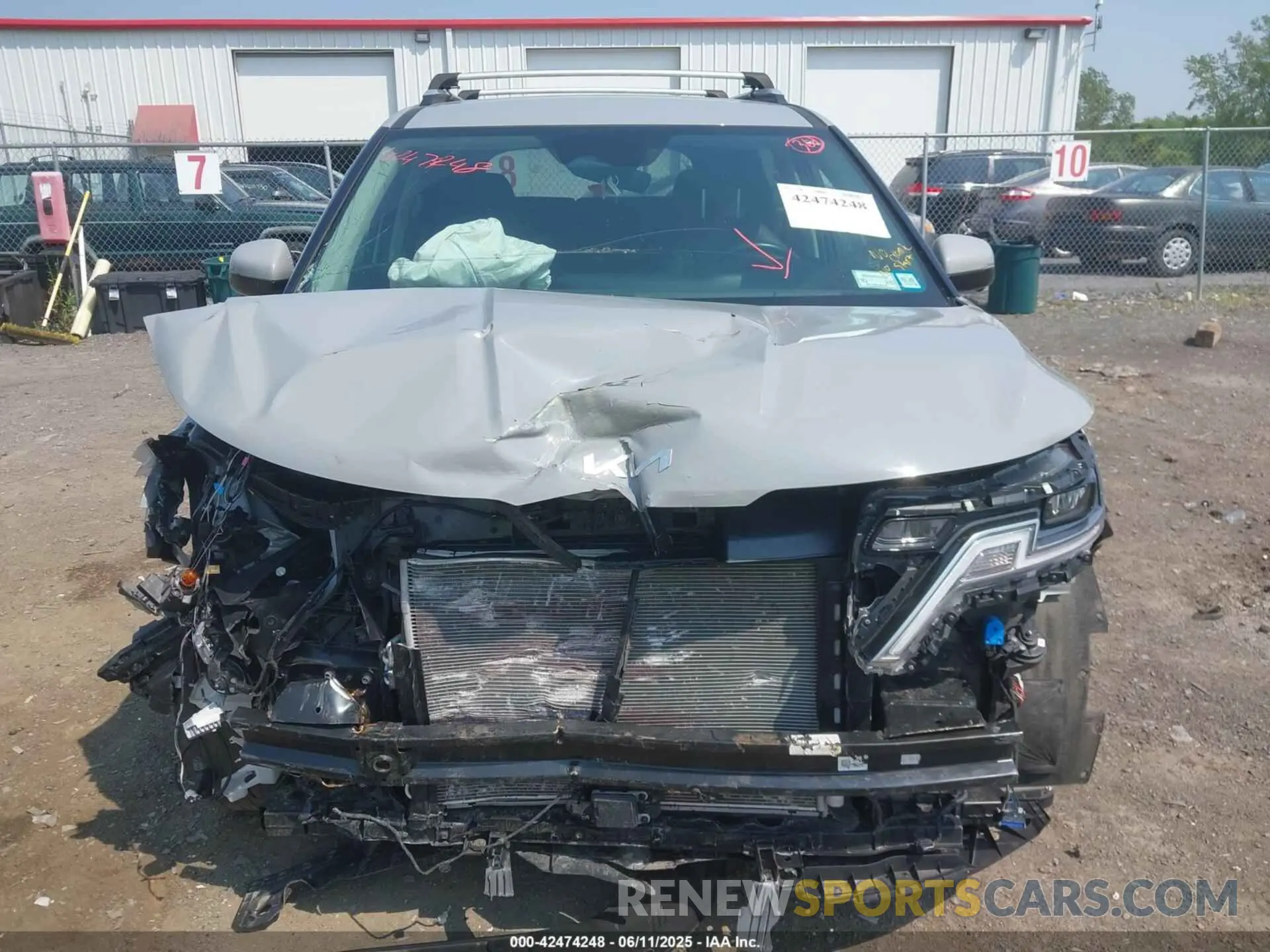 12 Photograph of a damaged car KNDNE5H31P6206308 KIA CARNIVAL MPV 2023